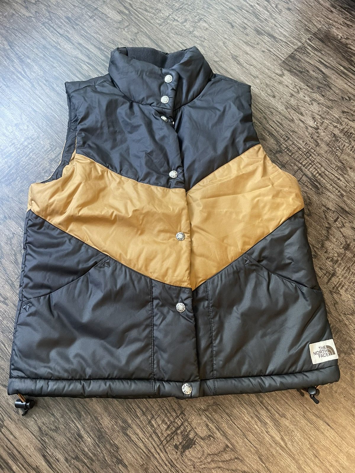 The North Face black and tan north face puffer vest Size M / US 6-8 / IT 42-44 - 2 Thumbnail
