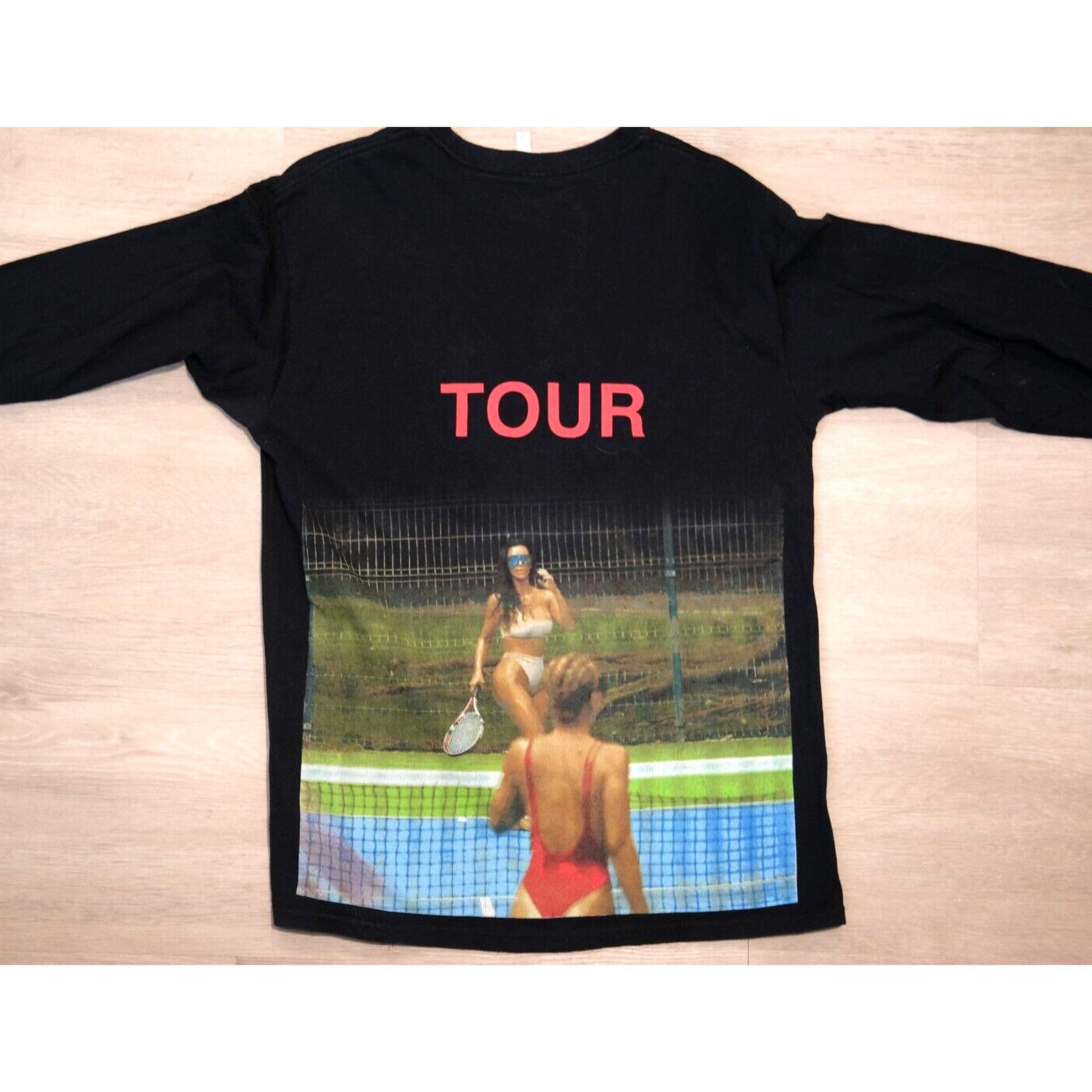 Gildan Vintage 2016 GILDAN St Pablo Tour Tee Ye Kim Unisex M Black Size US M / EU 48-50 / 2 - 1 Thumbnail