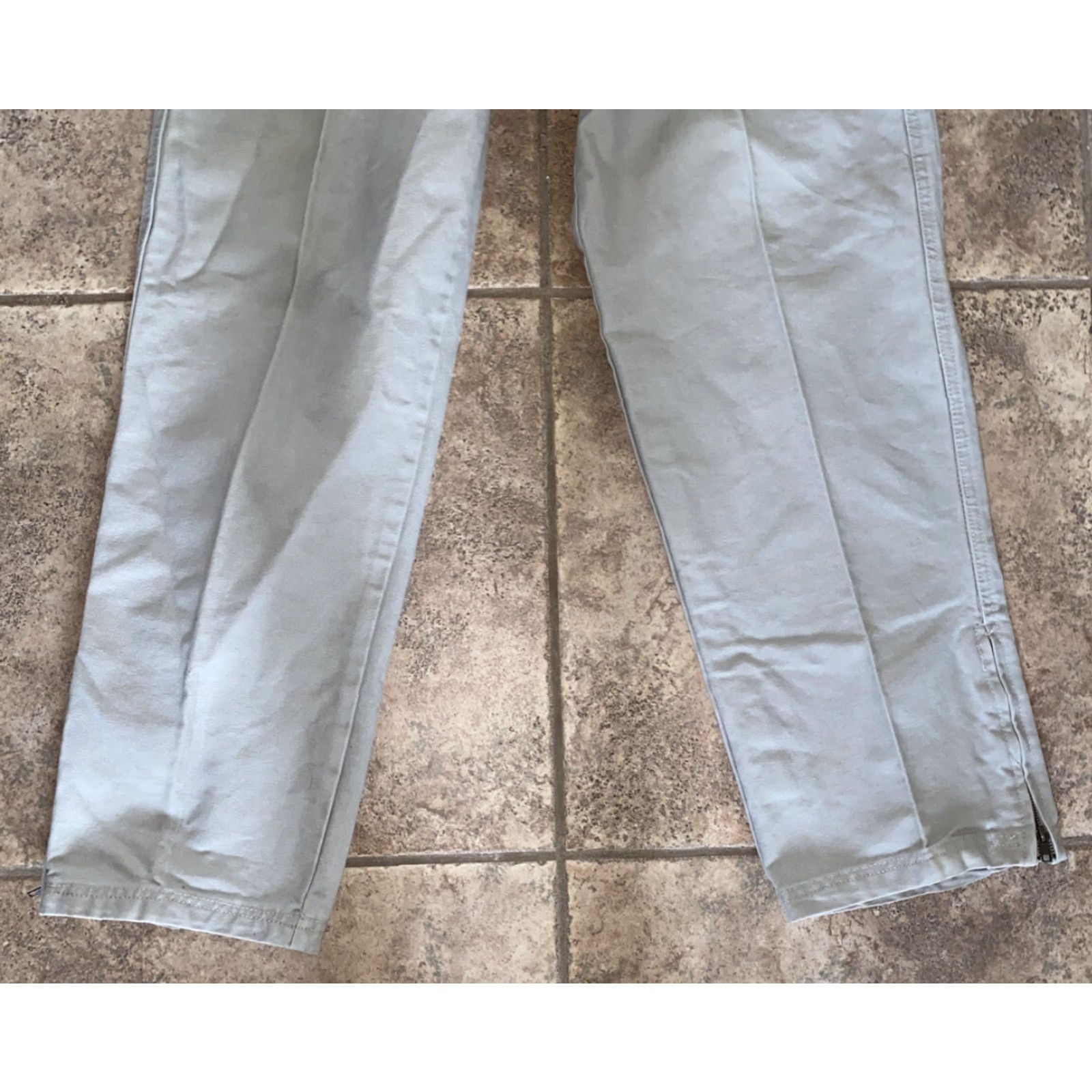 Fubu VINTAGE Fubu Apparel Mens Gray Zip Fly Heavy Duty Pants Casual Pants 35 In Waist 33 In Inseam Mens Gray Size US 35 - 4 Thumbnail