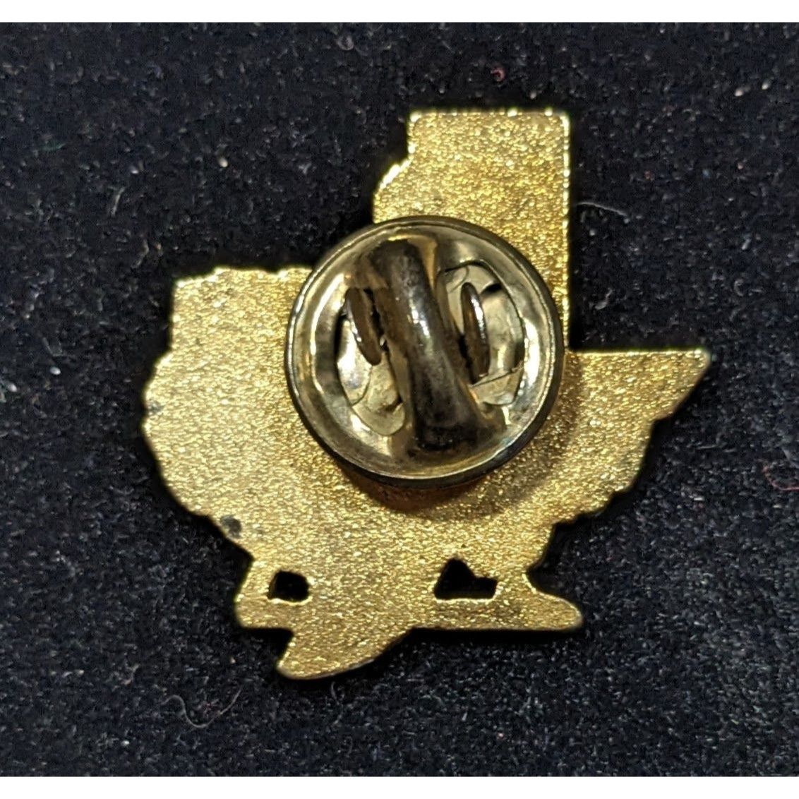 Other Isia Dallas Texas Cowboy Boot Ice Skating Lapel Pin Size ONE SIZE - 4 Thumbnail