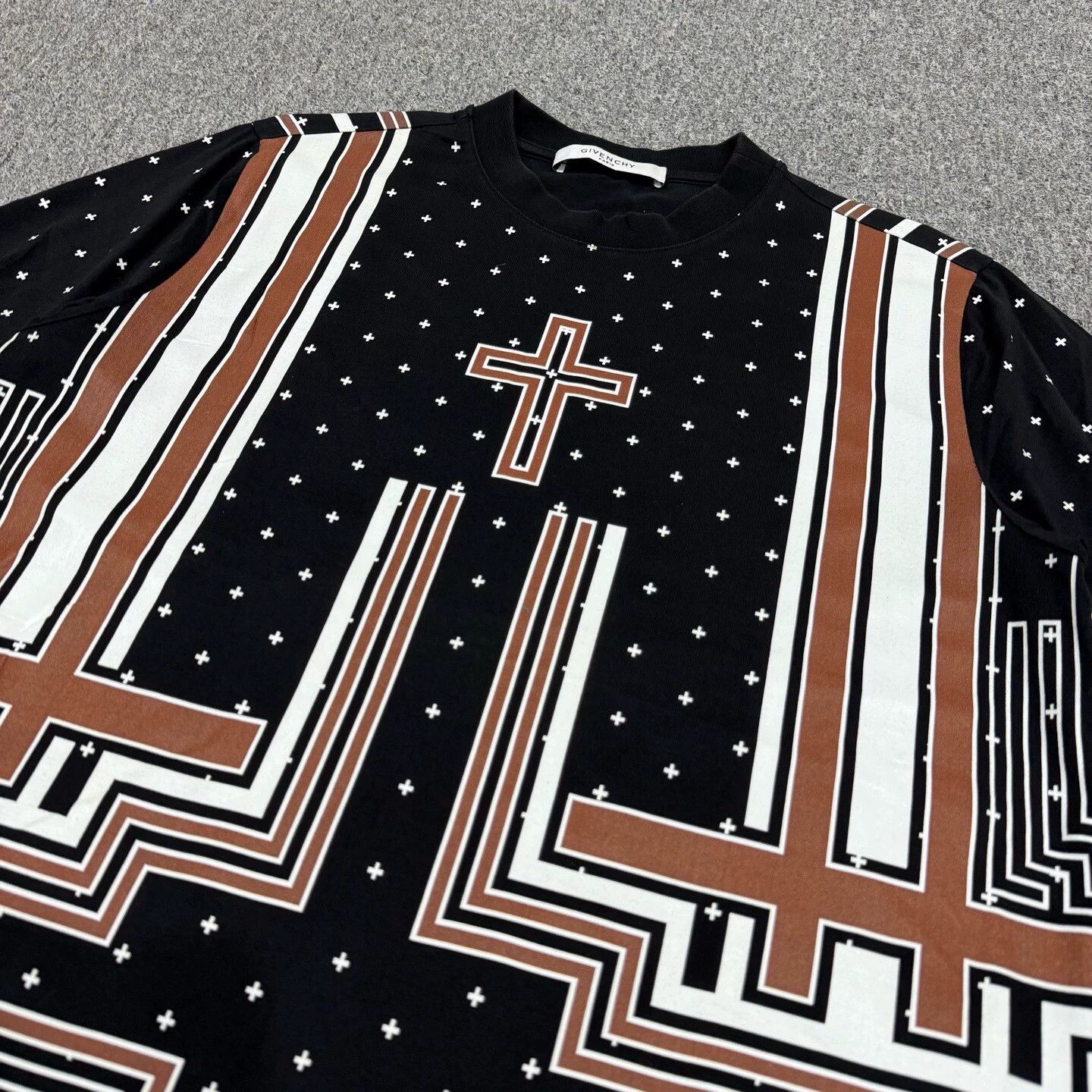 Givenchy Givenchy Cross Short-Sleeve T-Shirt XS 99 New Size US XS / EU 42 / 0 - 3 Thumbnail