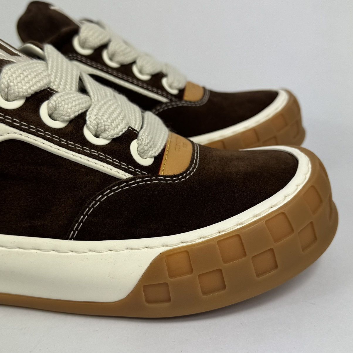 Louis Vuitton Louis Vuitton Titled Sneakers Size US 9.5 / EU 42-43 - 4 Thumbnail