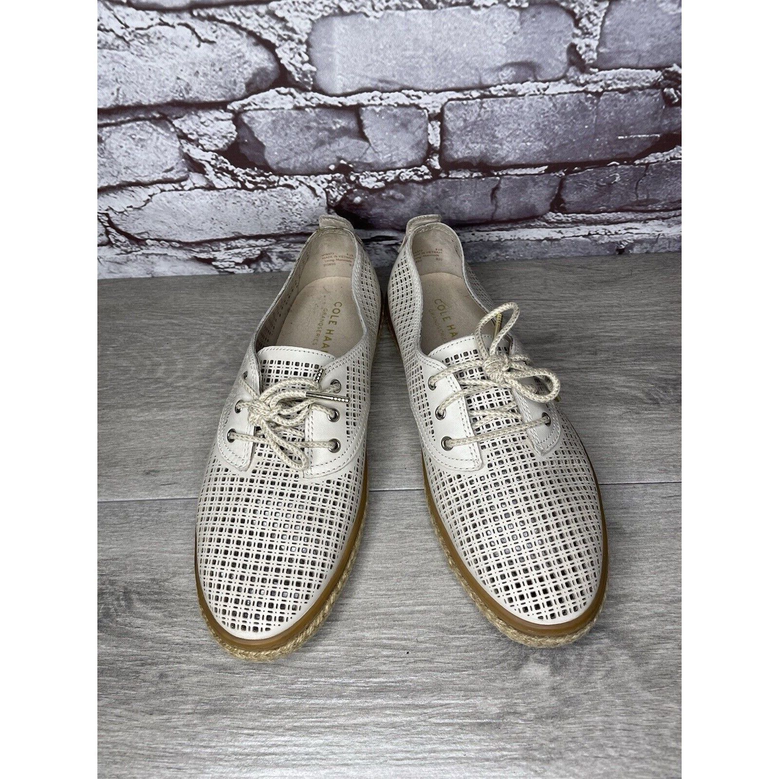 Cole Haan Cole Haan Ivory Leather Perforated Espadrilles Comfort Shoes Size US 8.5 / IT 38.5 - 15 Thumbnail