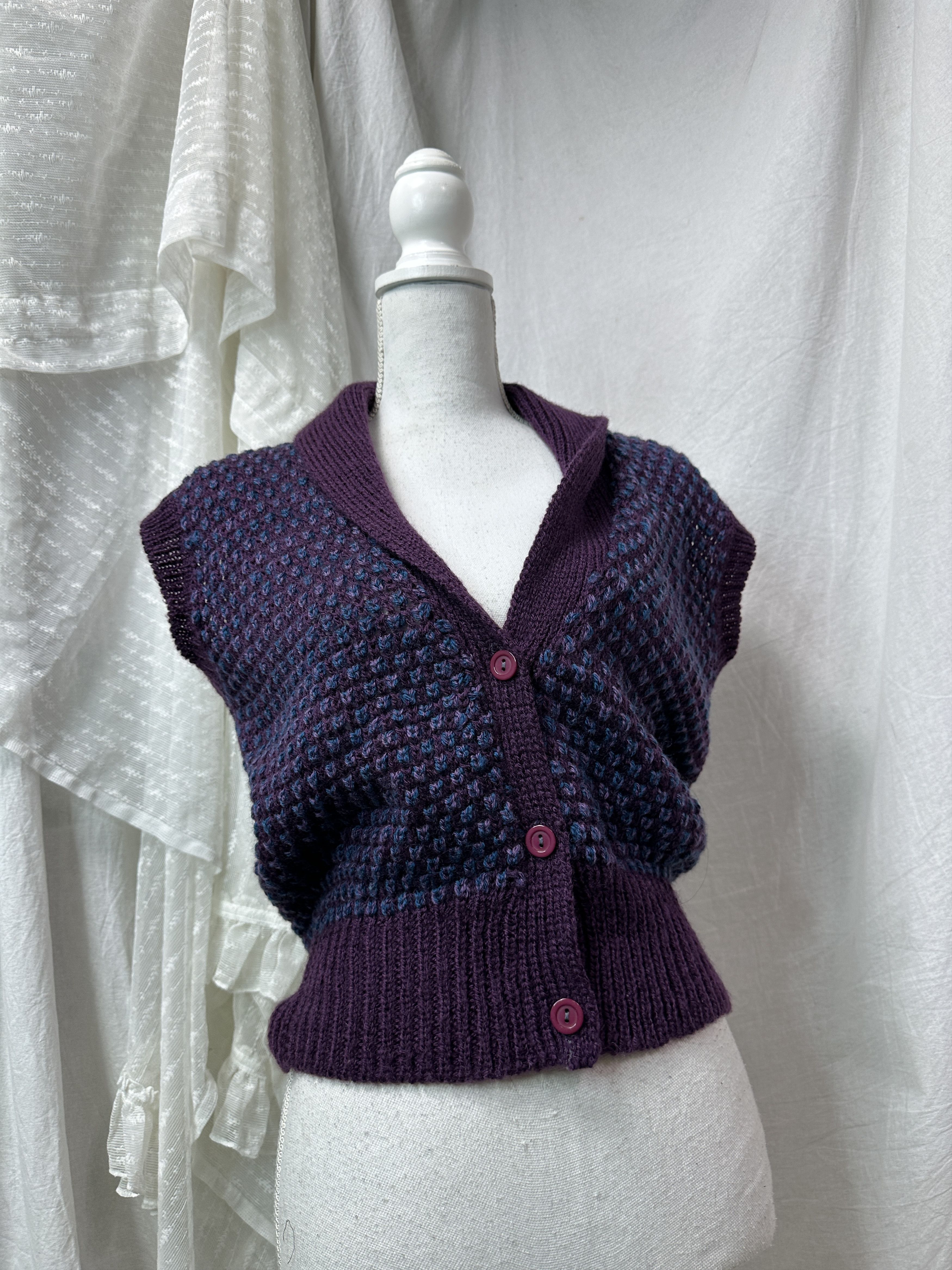 Vintage Vintage Old School Buttoned Sweater Vest 90s Size M / US 6-8 / IT 42-44 - 1 Thumbnail