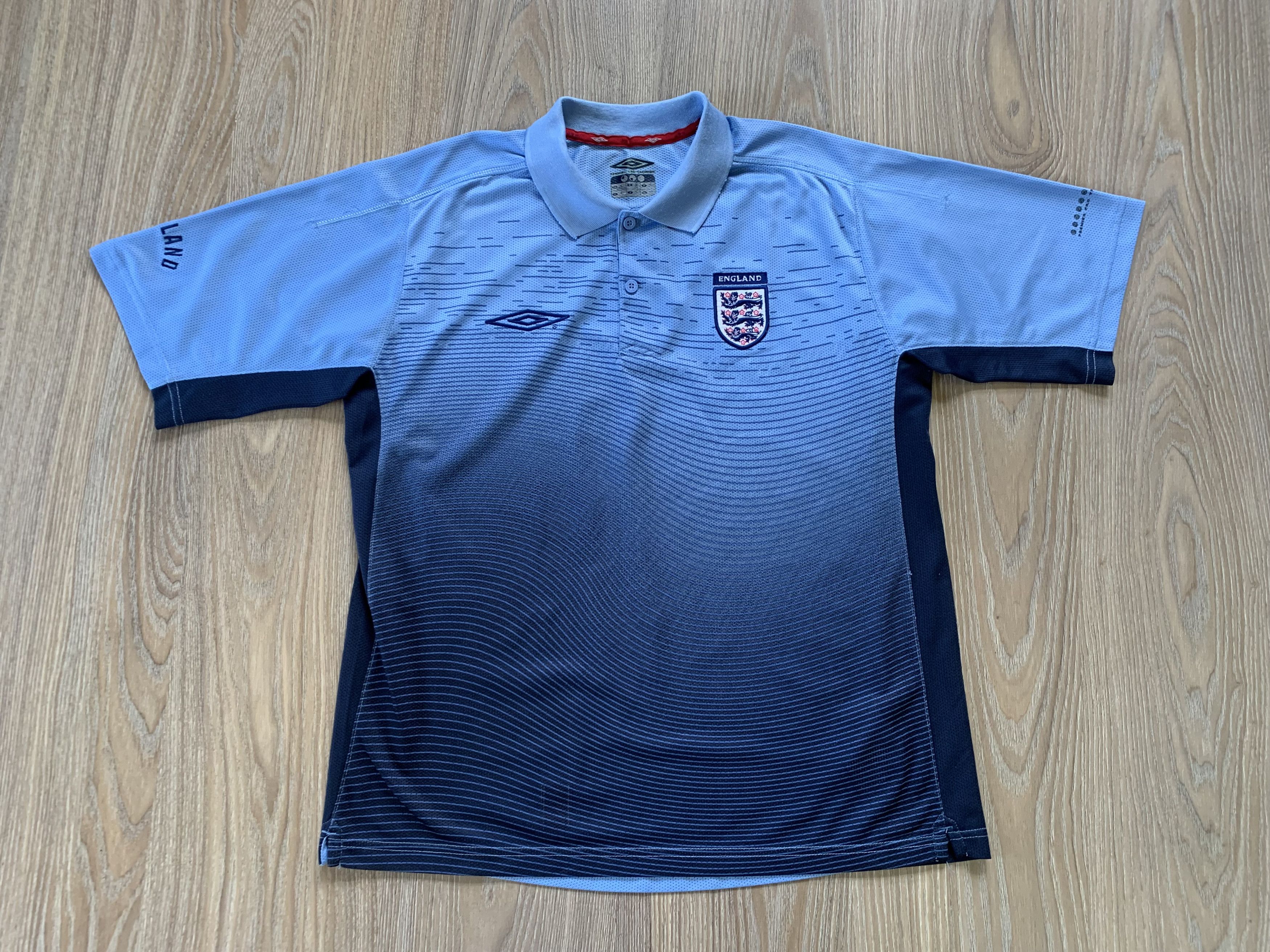 Umbro Vintage Umbro England Football Shirt 2002-2004 Size US M / EU 48-50 / 2 - 3 Thumbnail