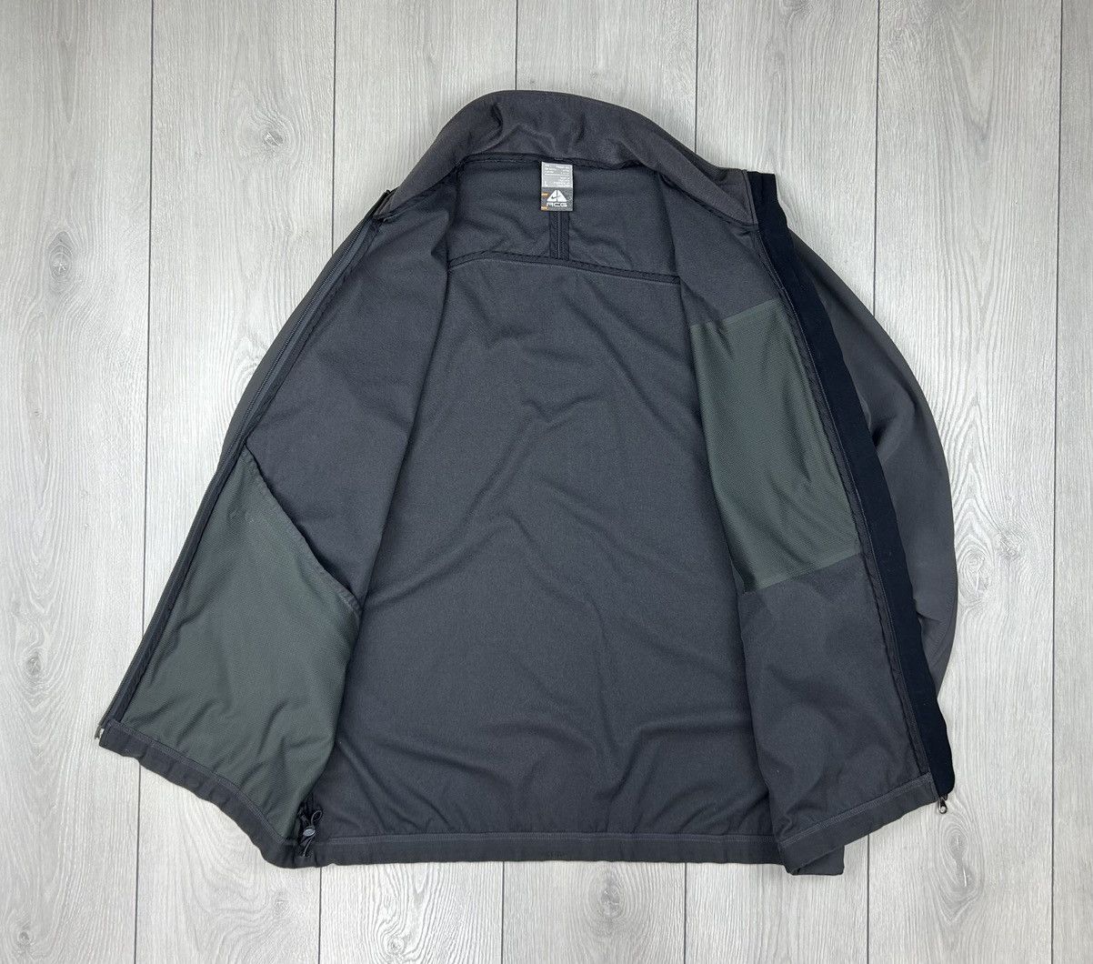 Nike ACG × Vintage Nike ACG Vintage Jacket Grey Size L Size US L / EU 52-54 / 3 - 7 Thumbnail
