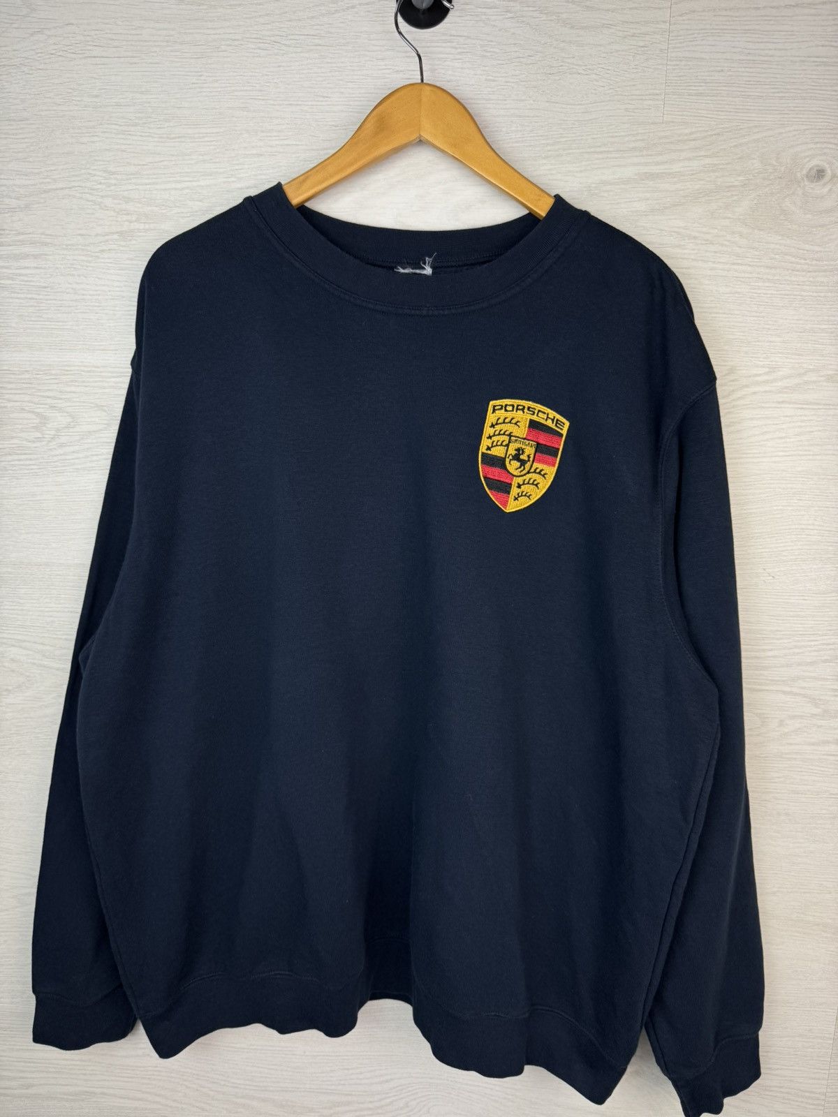 Vintage Vintage Porsche Sweatshirt Navy Embroidered Crest Size US M / EU 48-50 / 2 - 3 Thumbnail