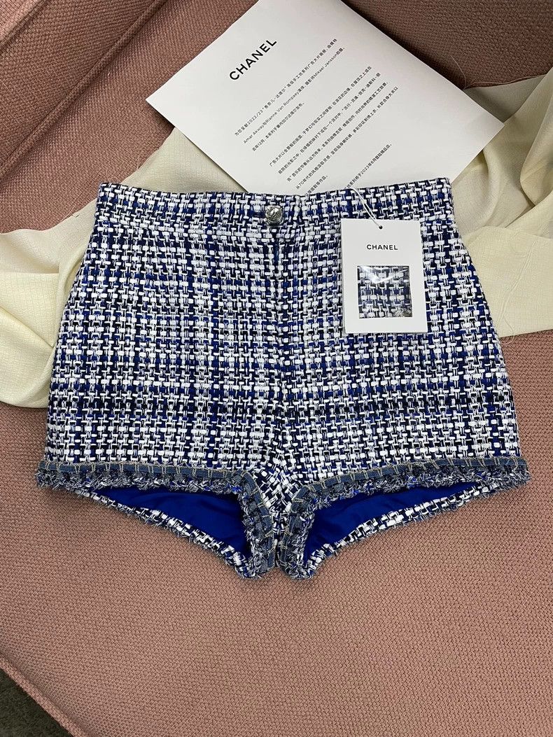 Chanel Chanel Blue White Tweed Plaid Shorts - dmc Size US 36 / EU 52 - 1 Thumbnail