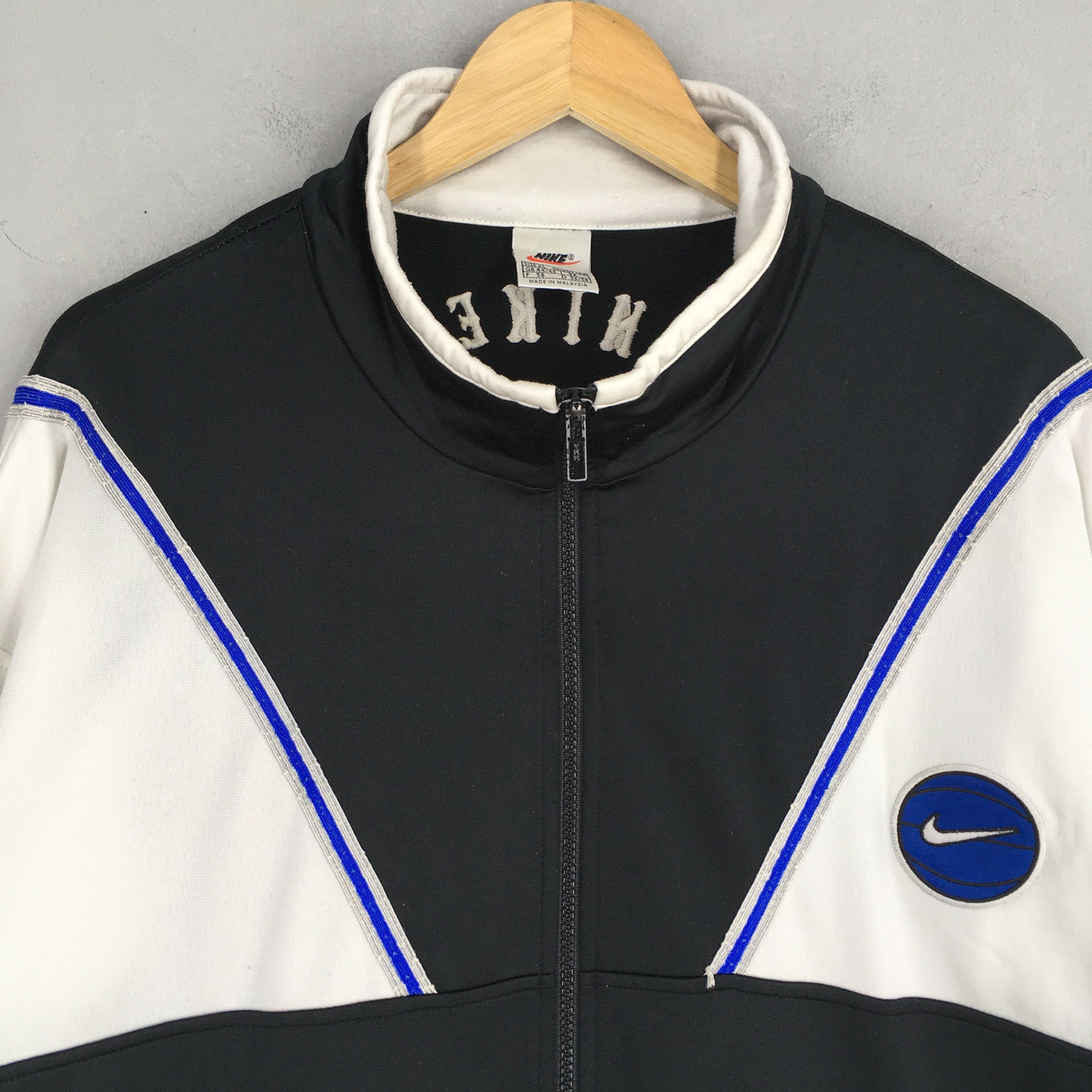 Nike Vintage 90's Nike Swoosh Training Black Jacket XLarge Size US XL / EU 56 / 4 - 2 Thumbnail