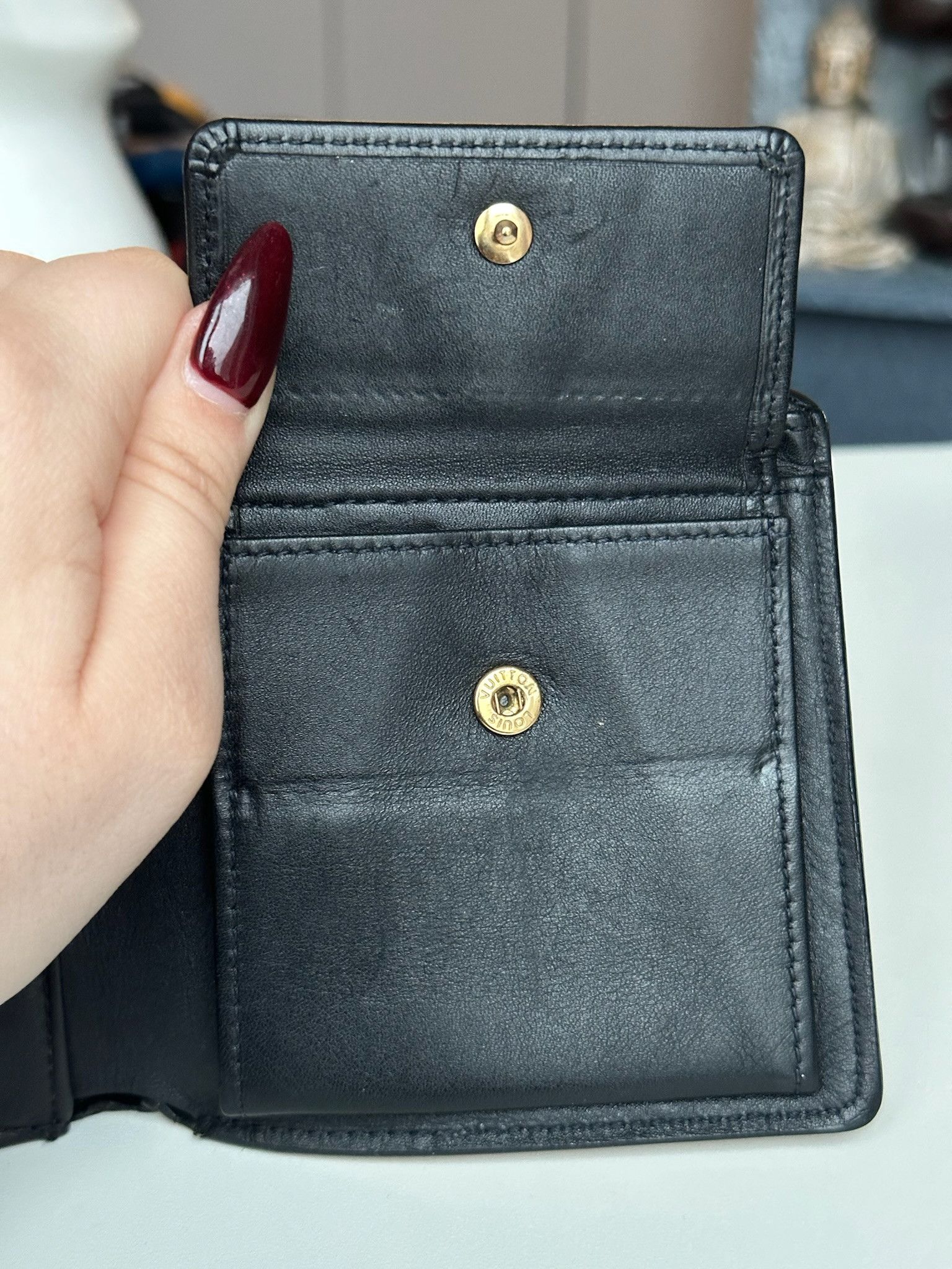 Louis Vuitton Authentic Louis Vuitton Wallet LV Logo Black Leather Size ONE SIZE - 12 Thumbnail