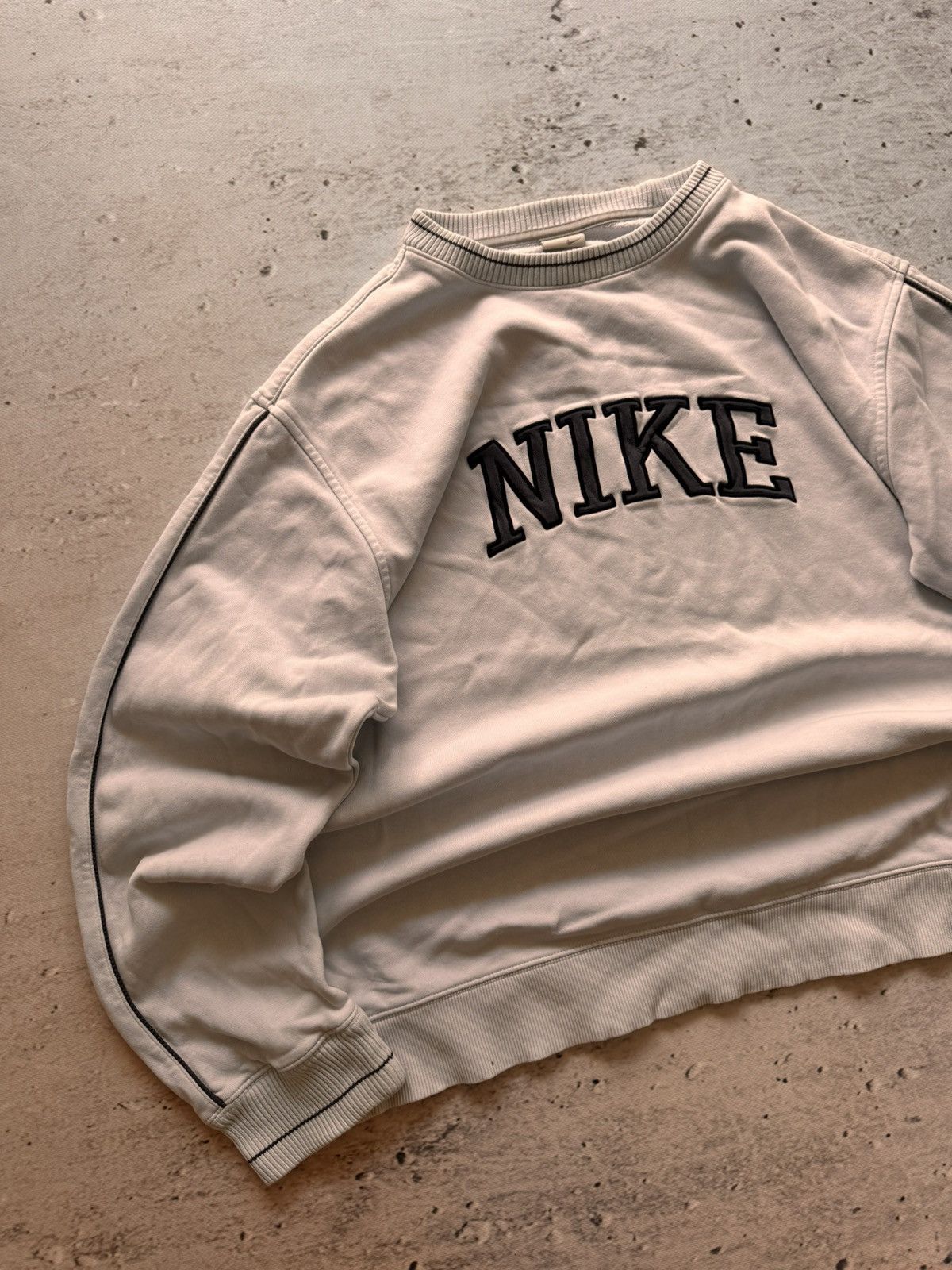 Nike × Vintage NIKE VINTAGE CENTER LOGO OVERSIZE BOXY SWEATSHIRT Size US XL / EU 56 / 4 - 2 Thumbnail
