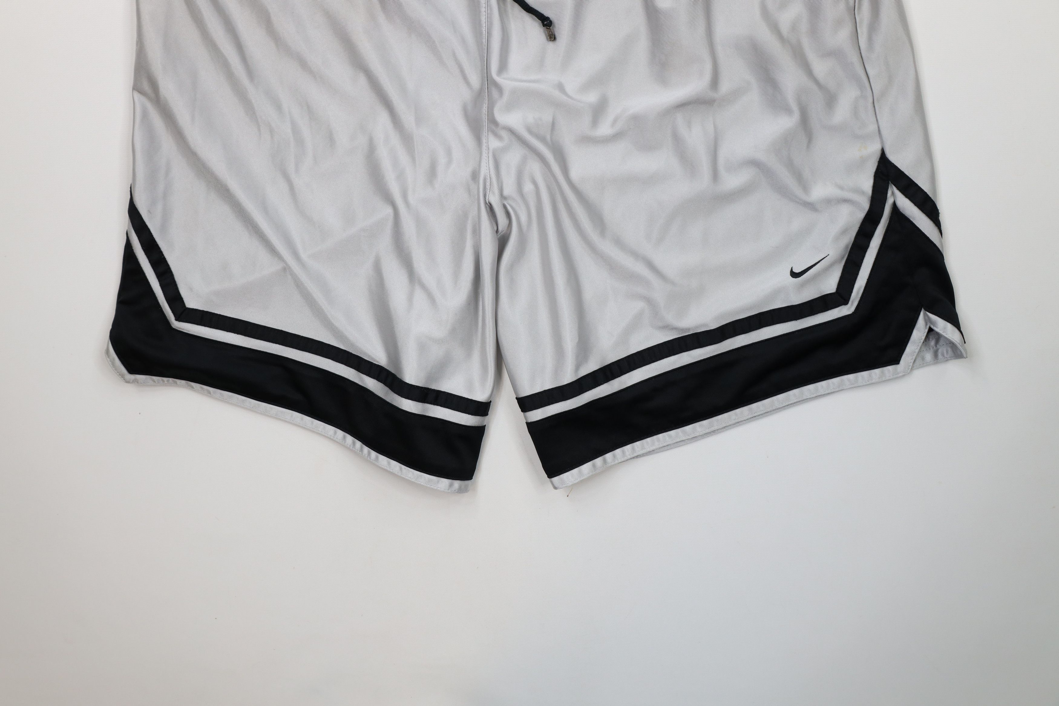 Nike × Vintage Vintage 90s Y2K Nike Mini Swoosh Basketball Shorts Silver Size US 38 / EU 54 - 4 Thumbnail
