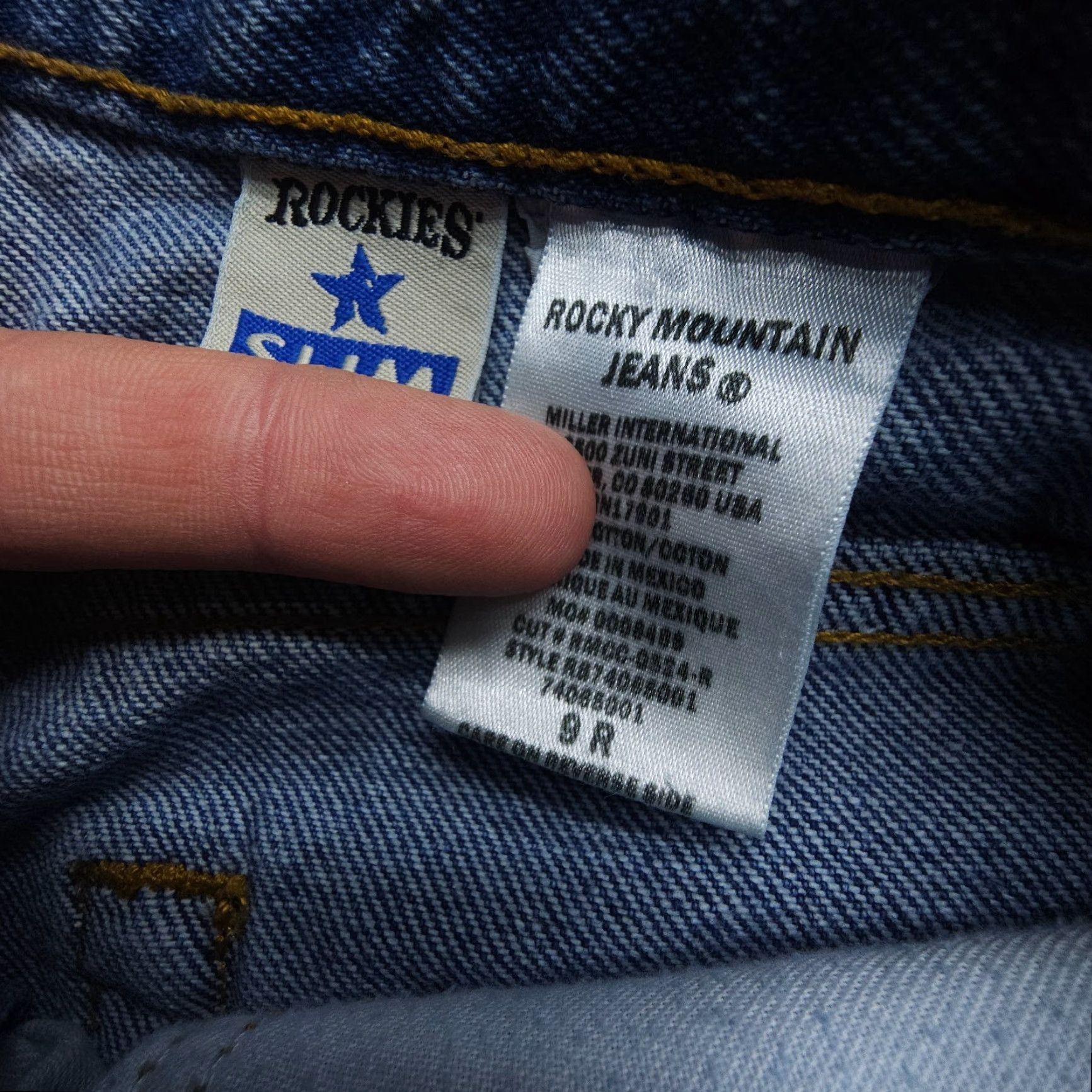 Vintage VINTAGE Rockies Rocky Mountain High Rise Straight Jeans Size 9 Western Denim Women blue 90s Southwestern 5-Pocket Logo Jeans Mens? Size 30" / US 8 / IT 44 - 4 Thumbnail