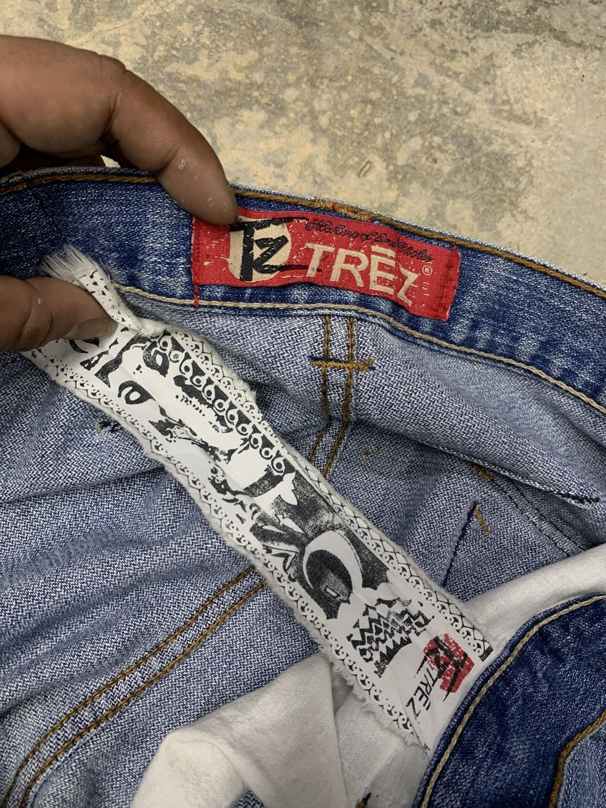 Distressed curve leg TREZ Cargo Jean