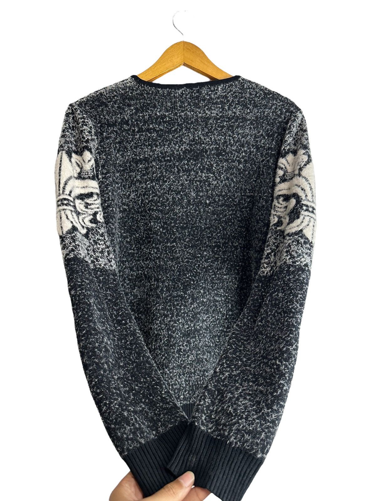 20471120 YPYL KNITWEAR TRIPLE CROSS IFSIX LGB CHROME HEARTS STYLE Size US S / EU 44-46 / 1 - 7 Thumbnail