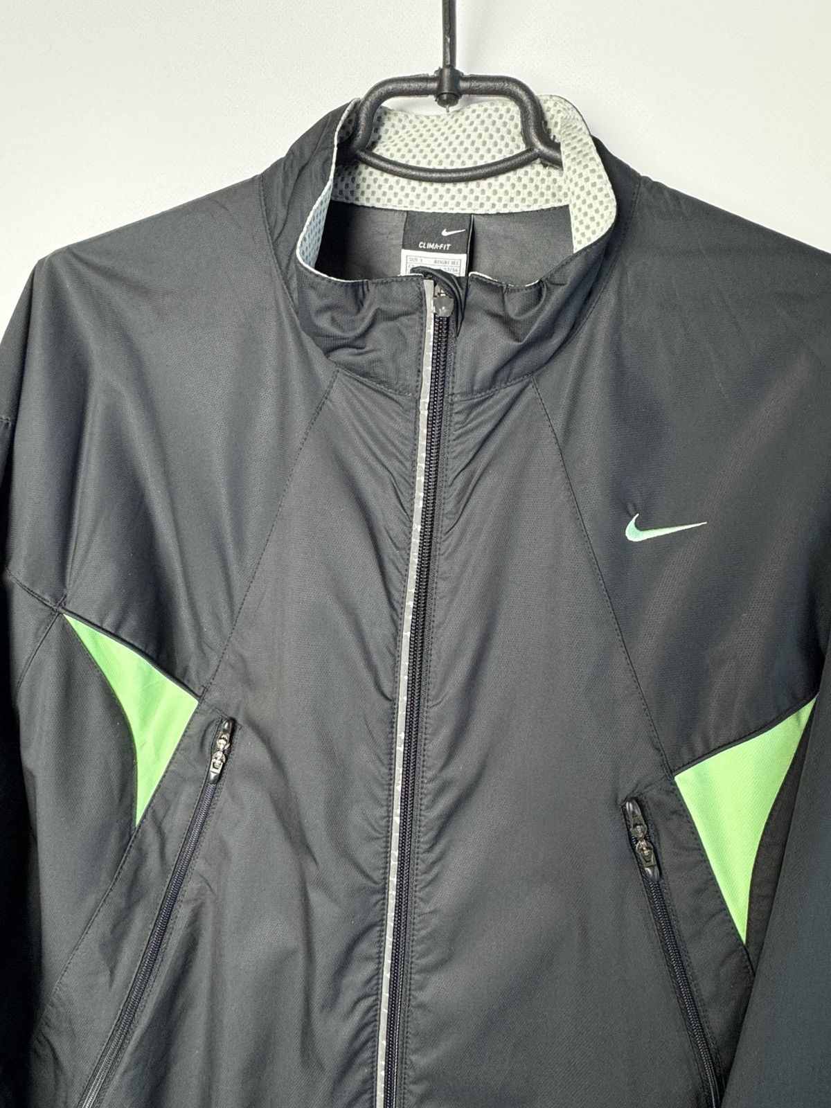 Nike Vintage 00s Nike Baggy Nylon Track Jacket size L Size US L / EU 52-54 / 3 - 3 Thumbnail