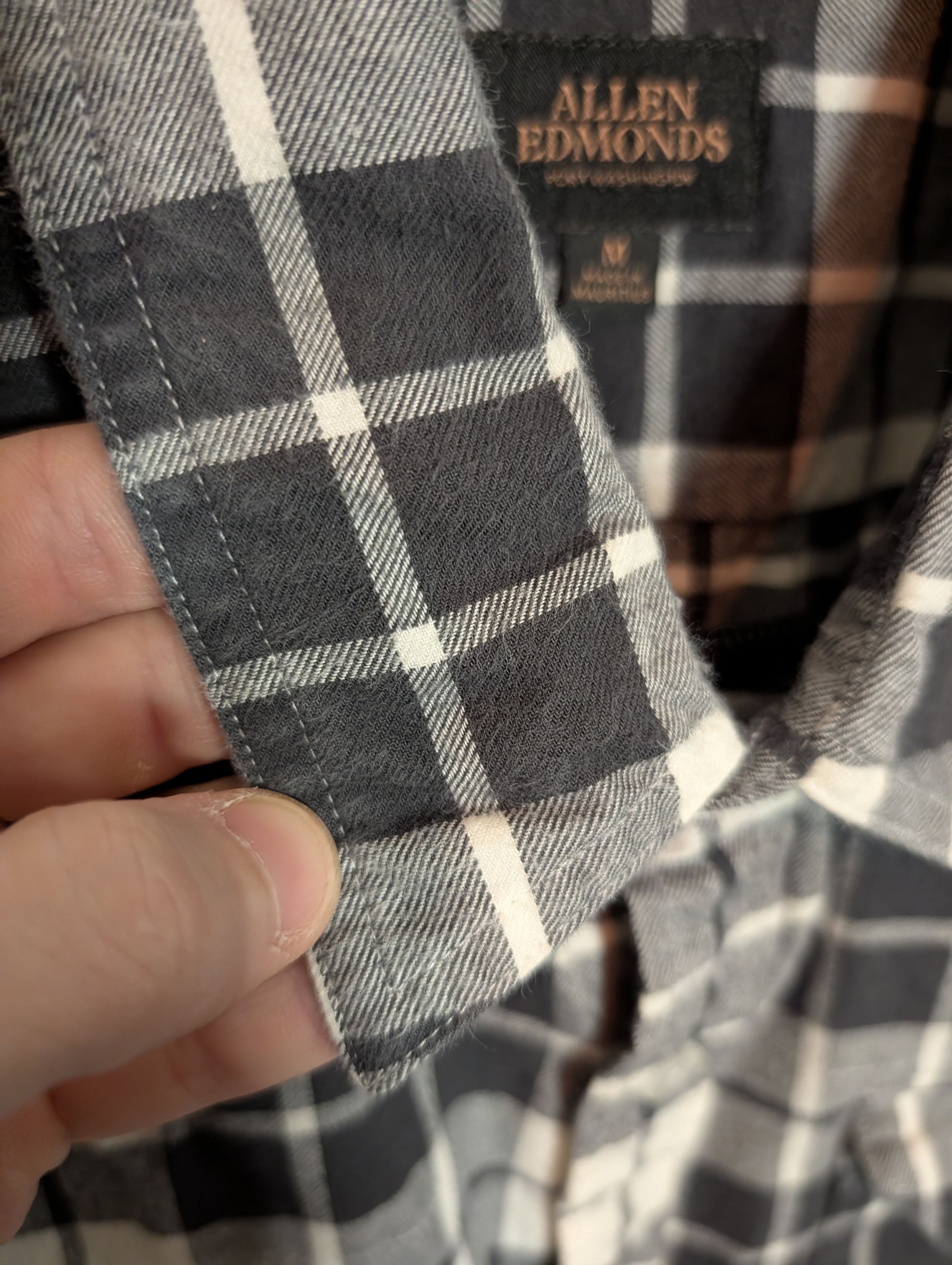 Allen Edmonds Plaid flannel dual chest pocket black/white button up shirt Size US M / EU 48-50 / 2 - 4 Thumbnail
