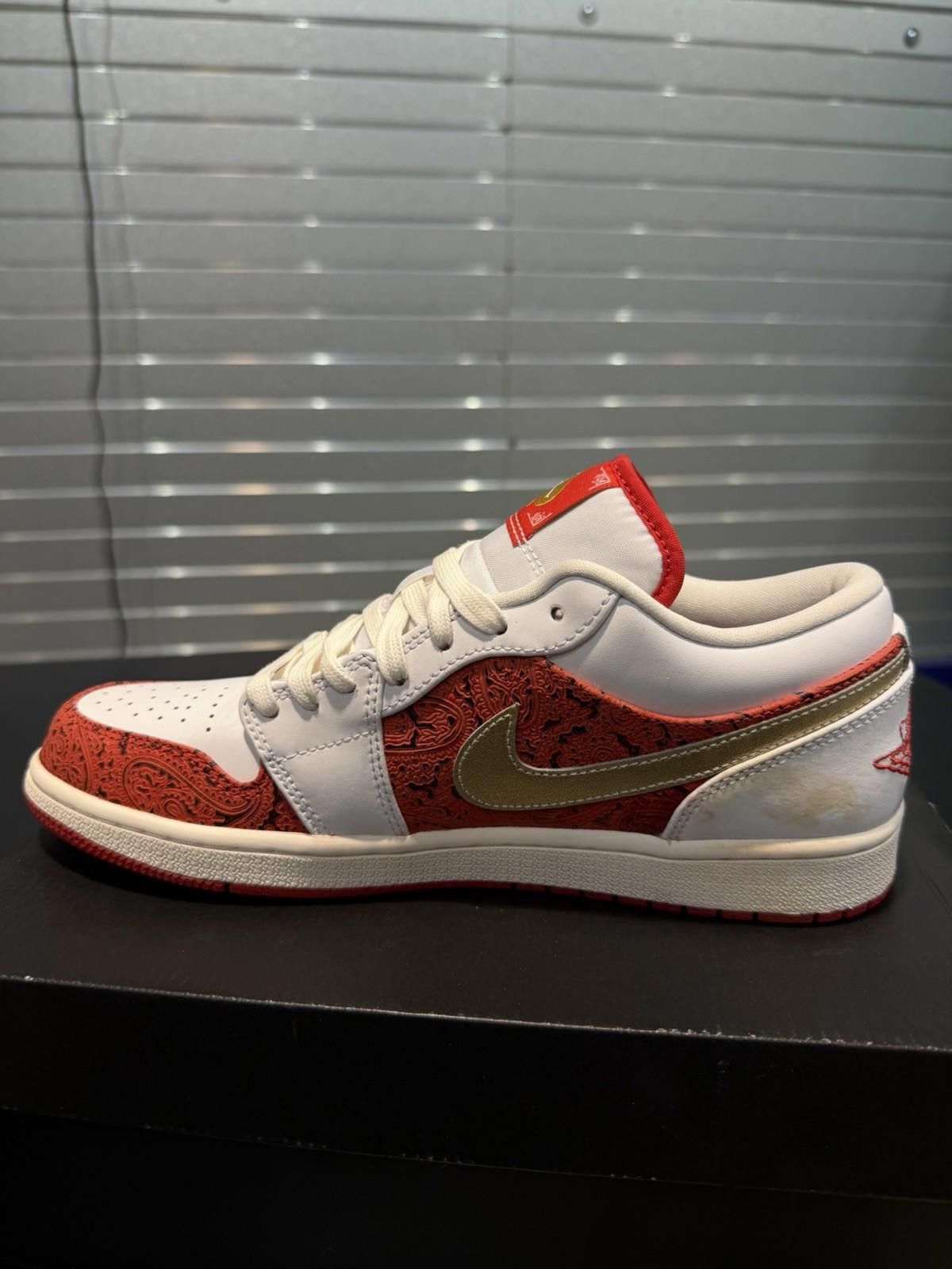 Jordan Brand Nike Air Jordan 1 Low SE Spades Men's Size 9 Red/Gold/White Size US 9 / EU 42 - 5 Thumbnail
