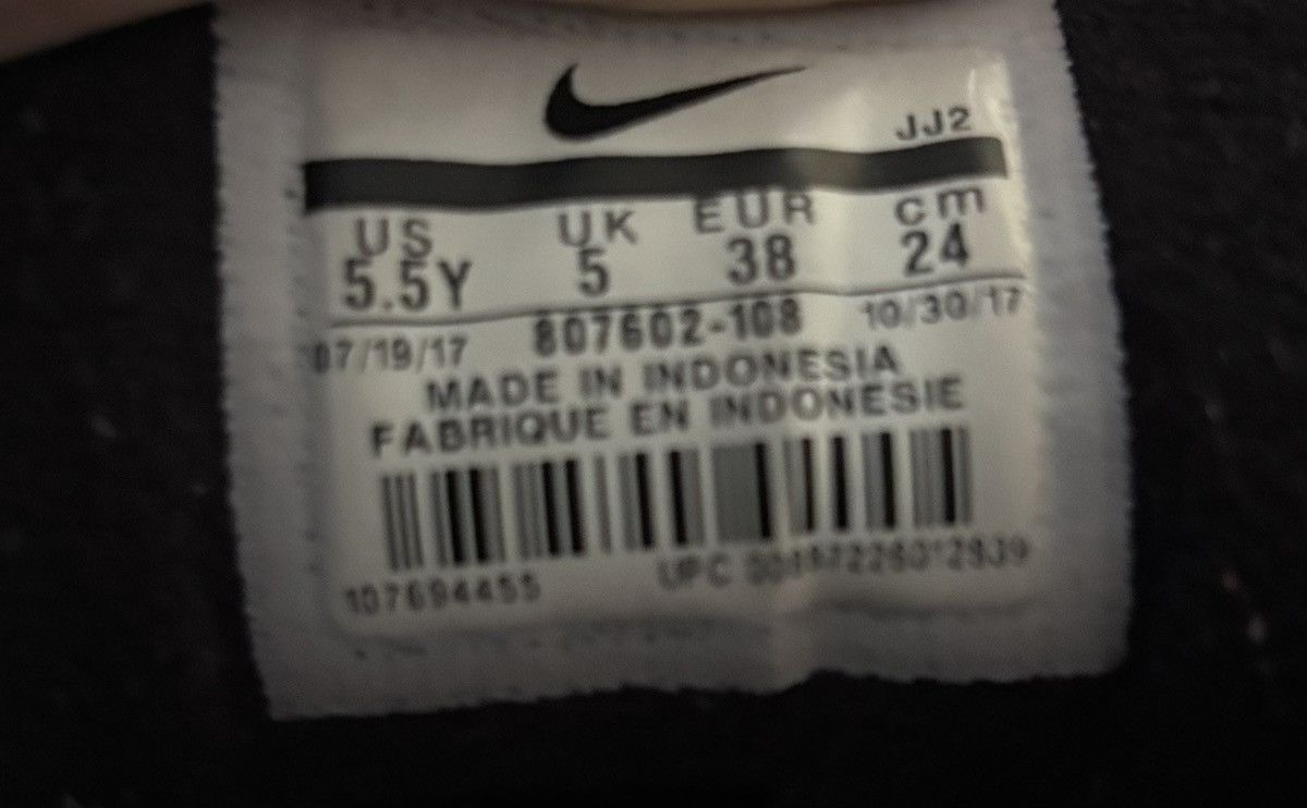 Nike Nike Air Max 1 GS 'Wolf Grey Gunsmoke' Size US 5.5 / EU 38 - 7 Thumbnail