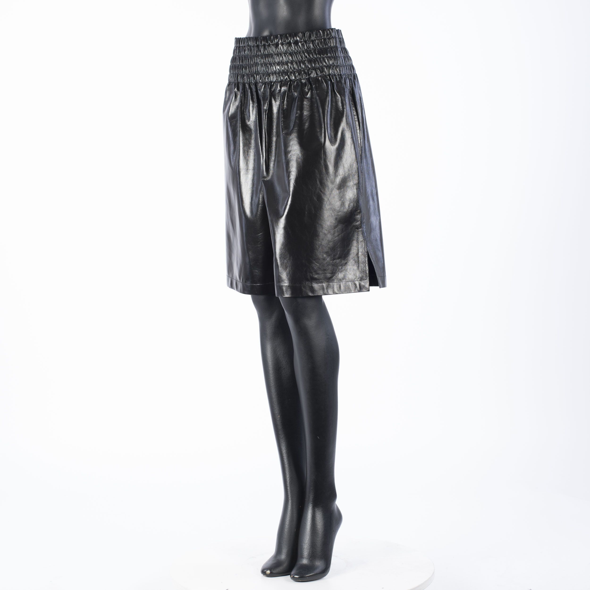 Bottega Veneta Loose Fit Shorts In Shiny Black Nappa Leather Size 26" / US 2 / IT 38 - 2 Thumbnail