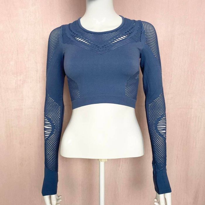 Alo Yoga Alo Yoga Siren Long Sleeve Crop Top in Blue Size Small