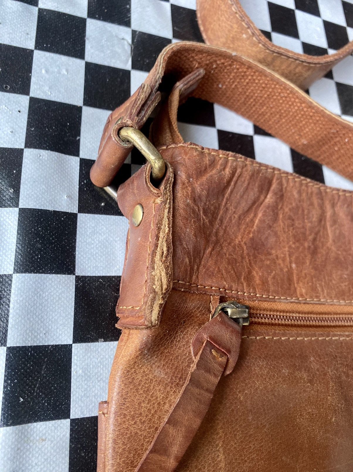 Leather × Vintage Vintage Leather Crossbody bag Oran Leather Australia Size ONE SIZE - 7 Thumbnail