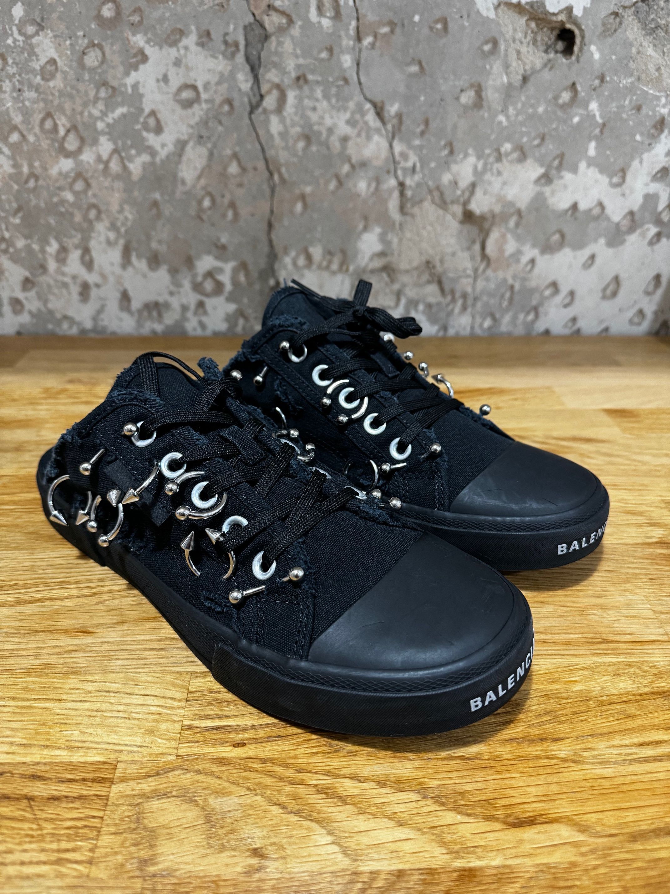Balenciaga BALENCIAGA PARIS MULE DESTROY CANVAS RUB PIERCING SIZE 