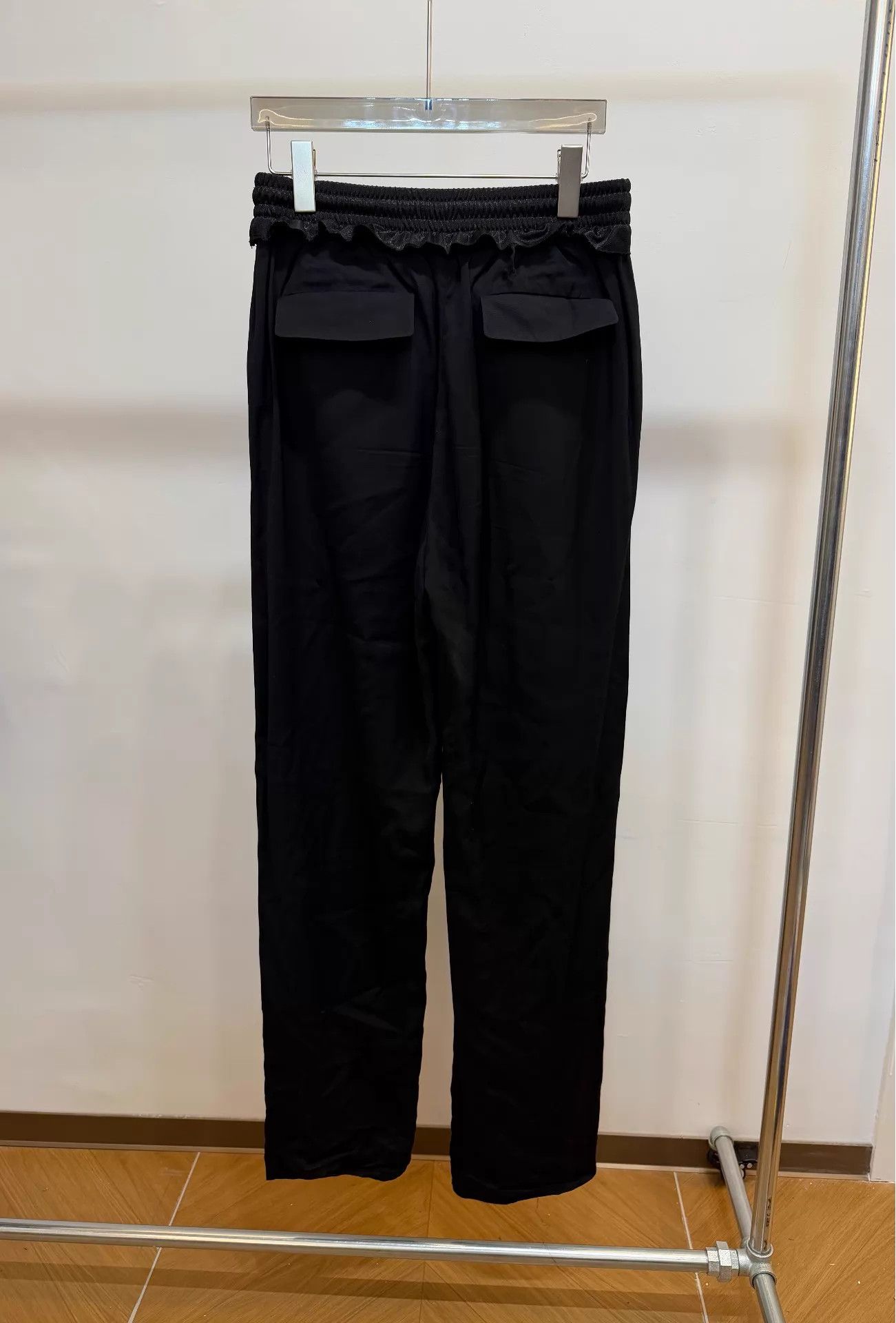 Balenciaga Balenciaga Black Elastic Waist Pleated Straight Pants 44 Size US 28 / EU 44 - 2 Thumbnail