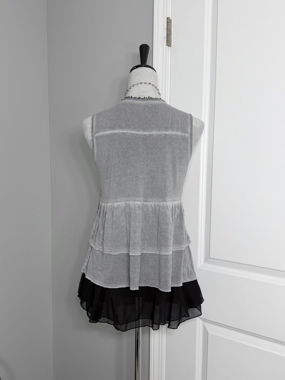 Style & Co Style & Co. Gray Layered Crochet Trim Tank Top Size M / US 6-8 / IT 42-44 - 3 Thumbnail
