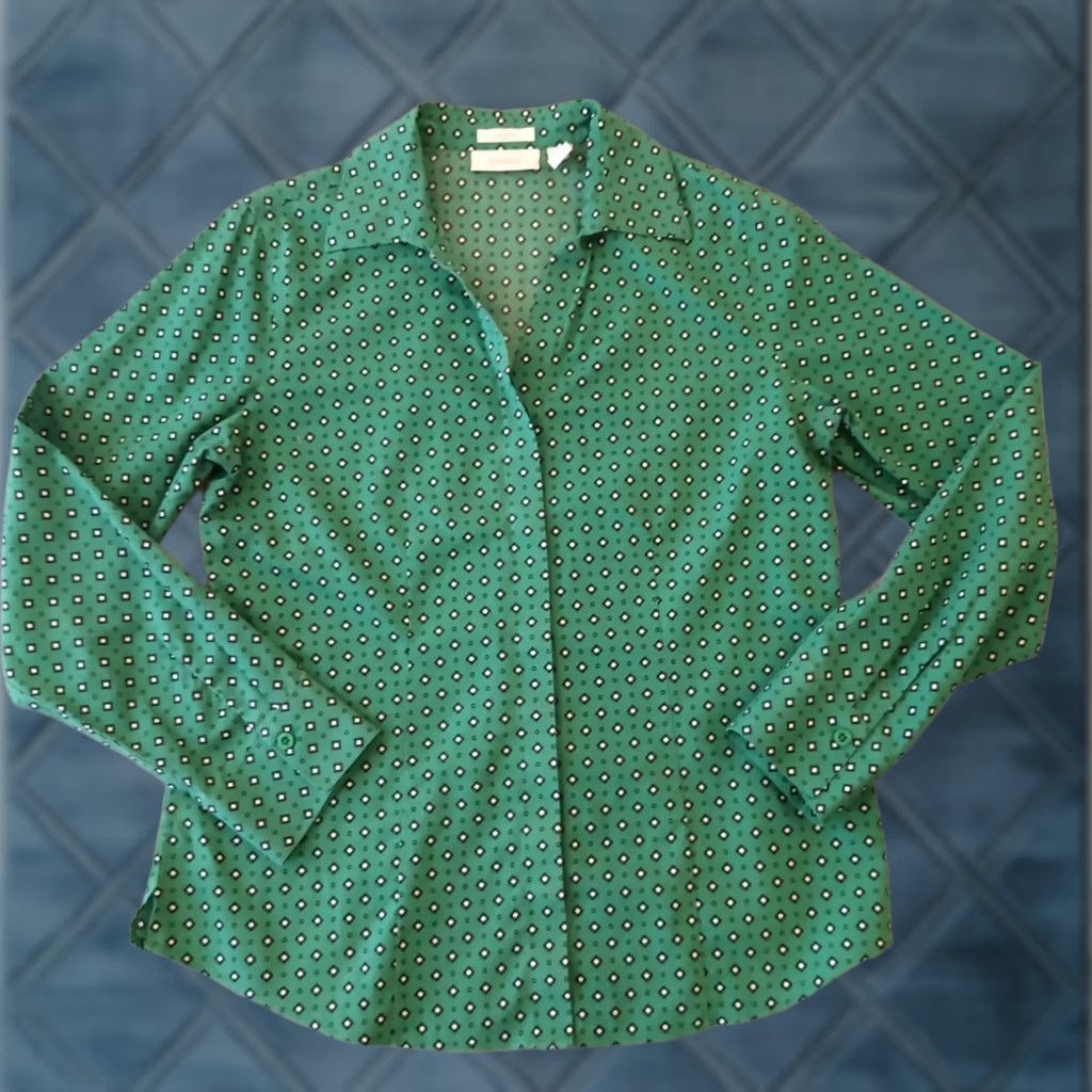 Vintage Chico's Shirt Womens Size 0 Green Geometric Long Sleeve Button Up Cotton Shirt Womens Green Geometric Long Sleeve Button-Up Cotton Size XS / US 0-2 / IT 36-38 - 1 Thumbnail
