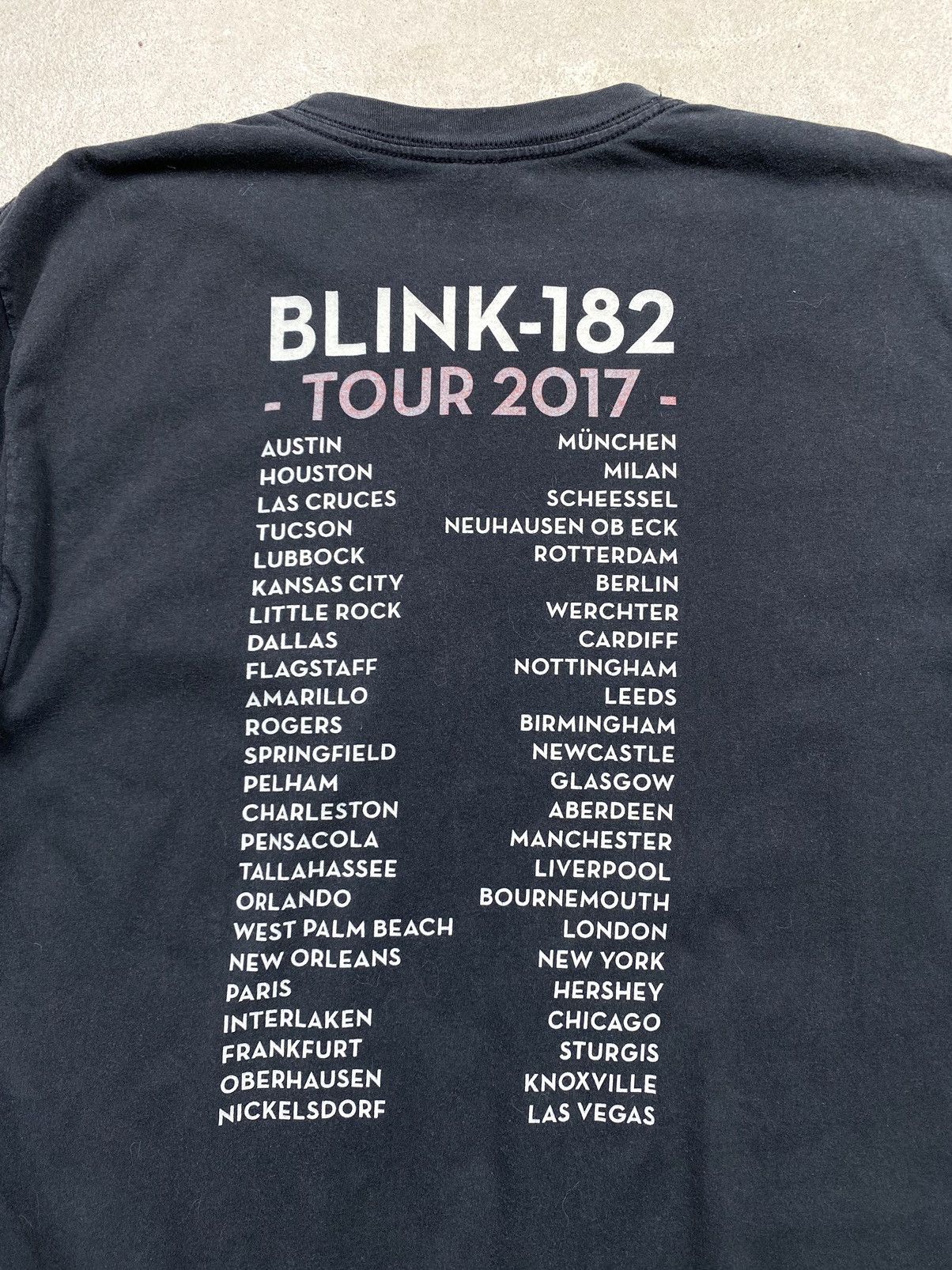 Band Tees Phosphorus Glowing Blink-182 2017 Tour T Shirt (Green Day) Size US XL / EU 56 / 4 - 9 Thumbnail