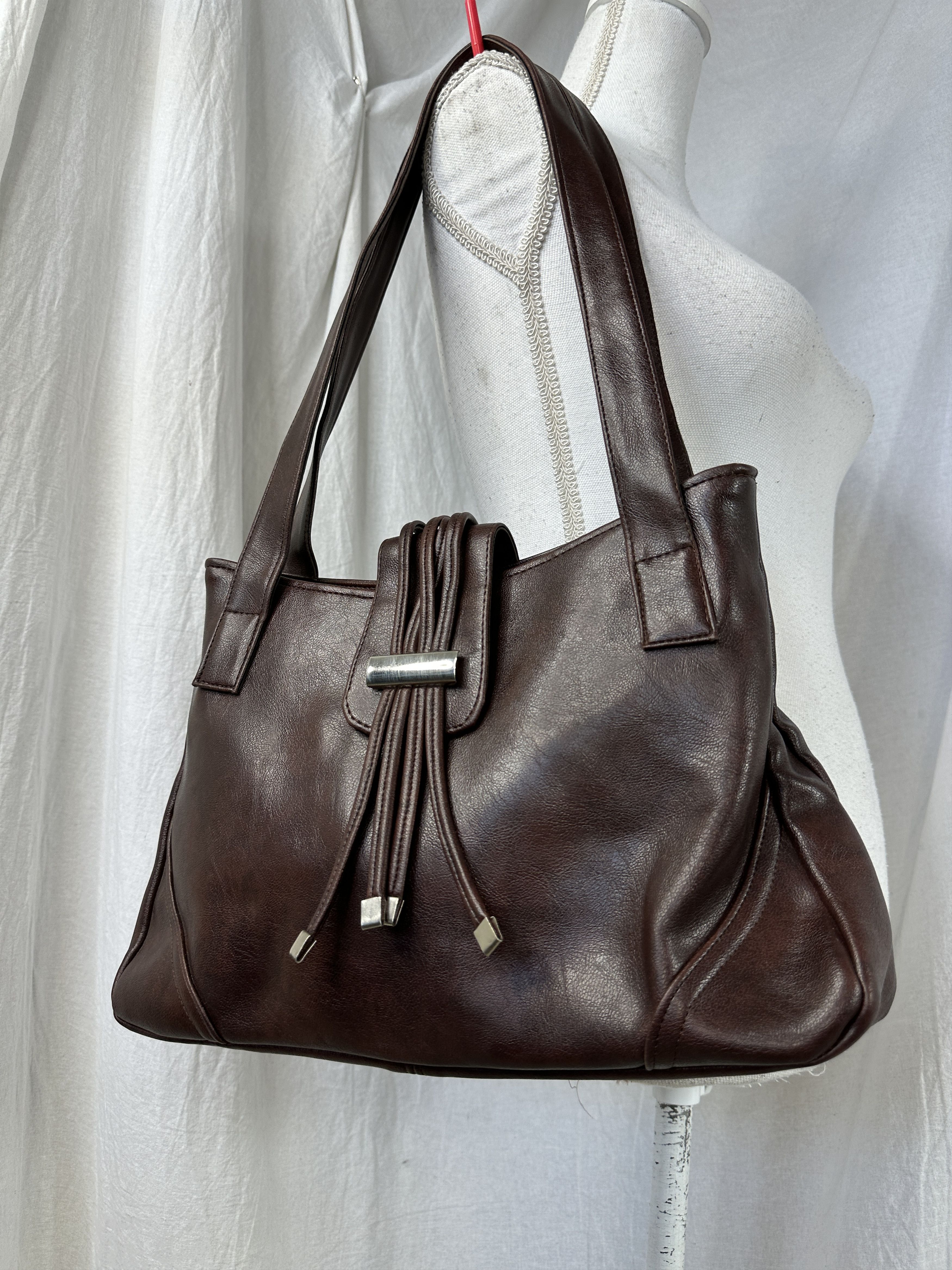 Vintage Vintage Avant Garde Faux Leather Shoulder Bag 00s Size ONE SIZE - 1 Thumbnail
