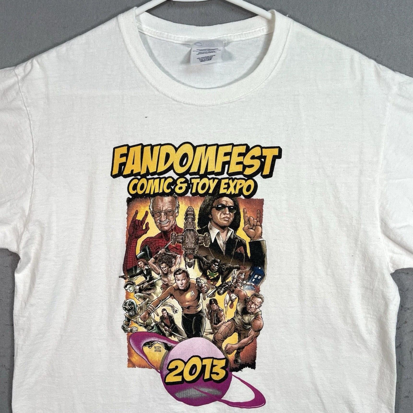 Port & Company VINTAGE Fandomfest Comic Toy Expo T-Shirt Adult Large White Mens Size US L / EU 52-54 / 3 - 2 Thumbnail