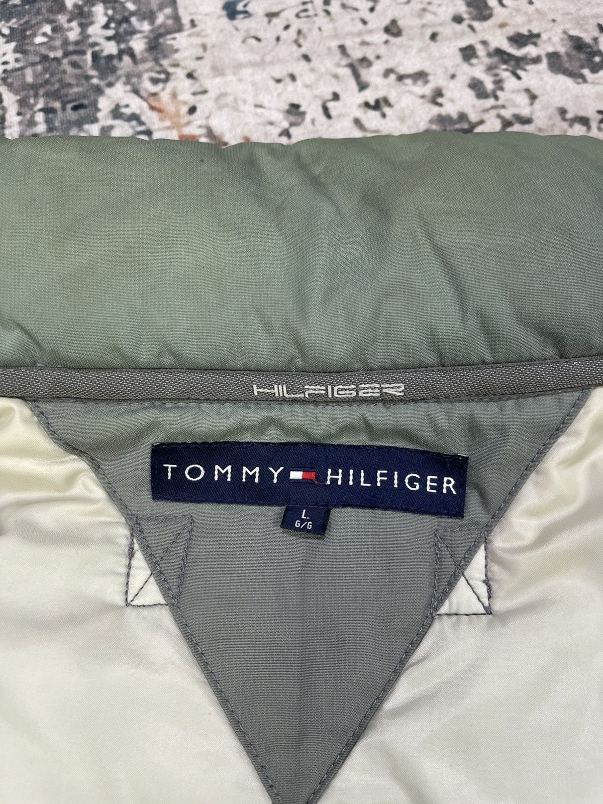 Tommy Hilfiger Vtg Y2k Tommy Hilfiger Multi Pocket Down Jacket Size US L / EU 52-54 / 3 - 21 Thumbnail