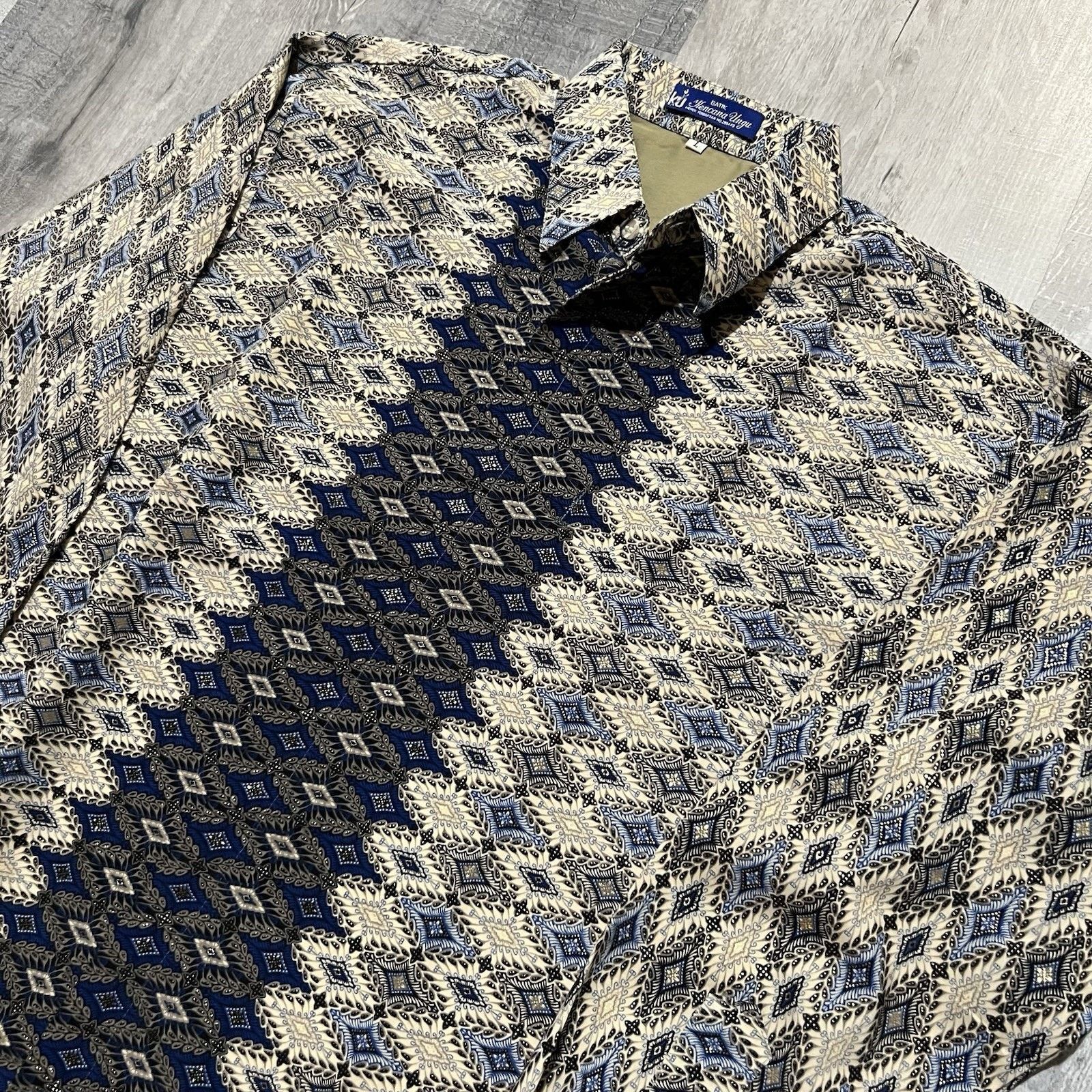 Vintage Vintage Fine Silk Batik Art Geometric Button Down Shirt L Size US M / EU 48-50 / 2 - 3 Thumbnail