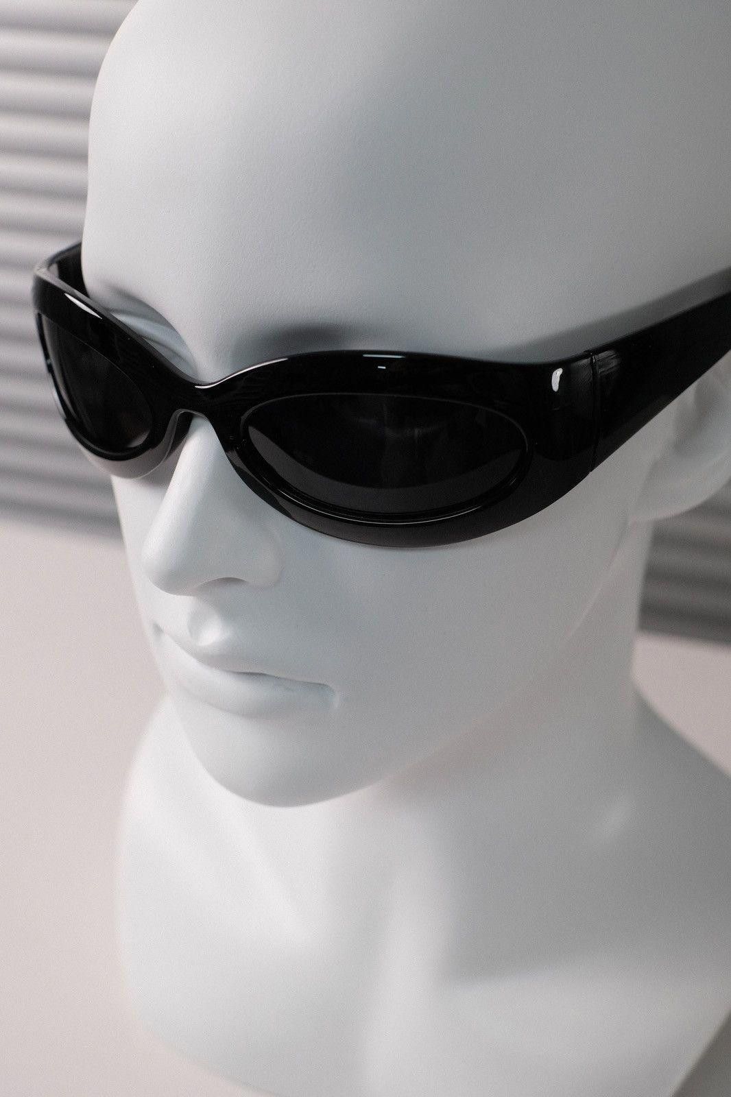 Japanese Brand Vtg Y2K Avant Garde Sunglasses Black Unisex One Size Size ONE SIZE - 5 Thumbnail