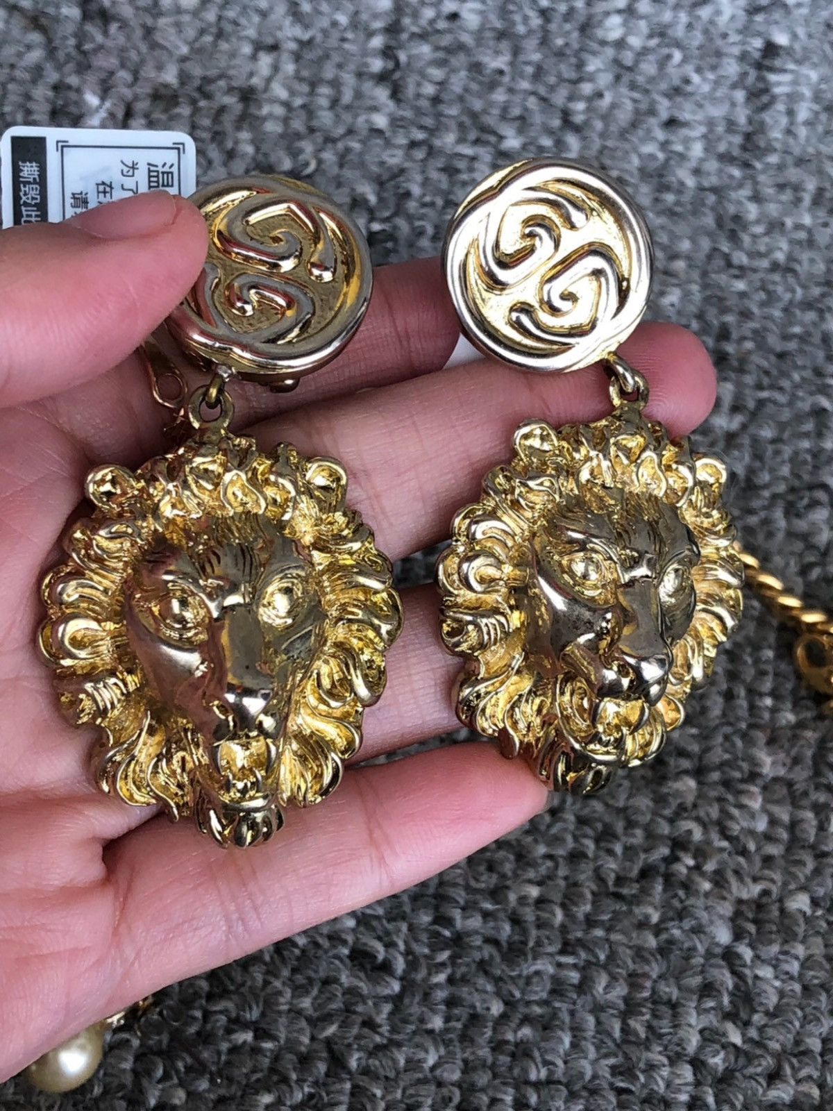 Gucci Runway lion head ear clip Size ONE SIZE - 5 Thumbnail