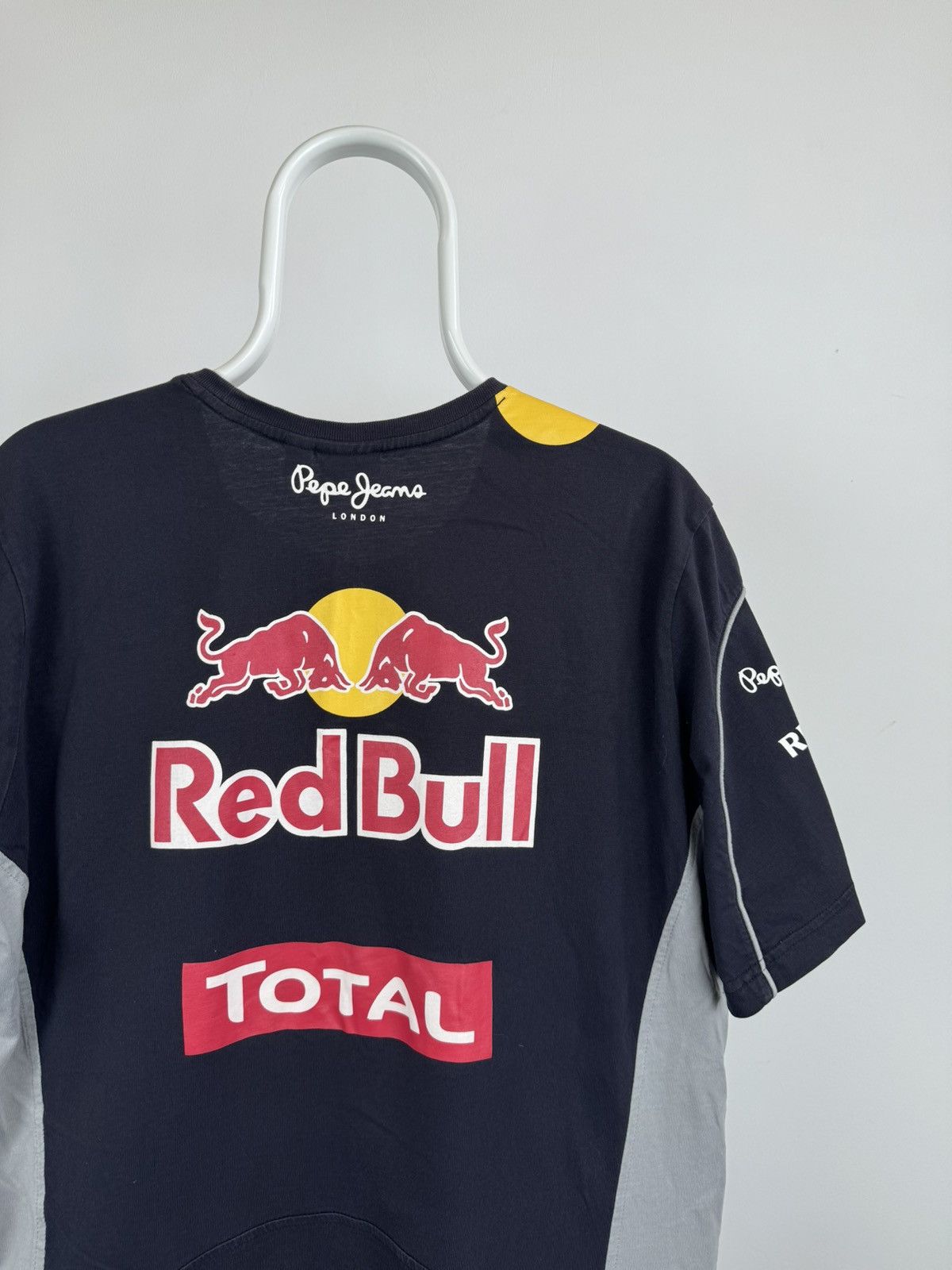 Formula 1 Pepe Jeans Red Bull Racing Formula 1 Tshirt Size US XL / EU 56 / 4 - 2 Thumbnail