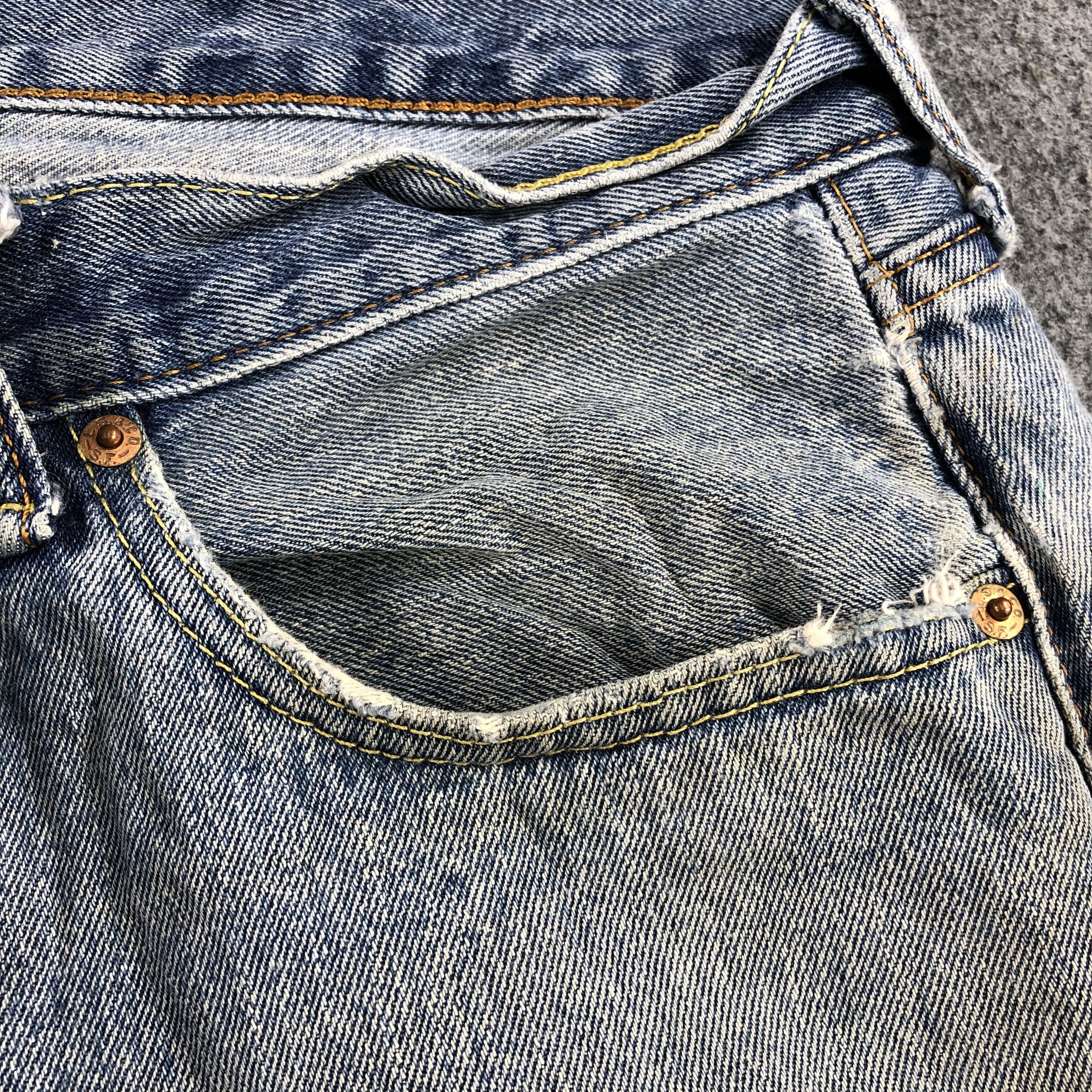 Levi's Vintage Light Wash Levis 505 Jeans-J2240 Size US 38 / EU 54 - 13 Thumbnail