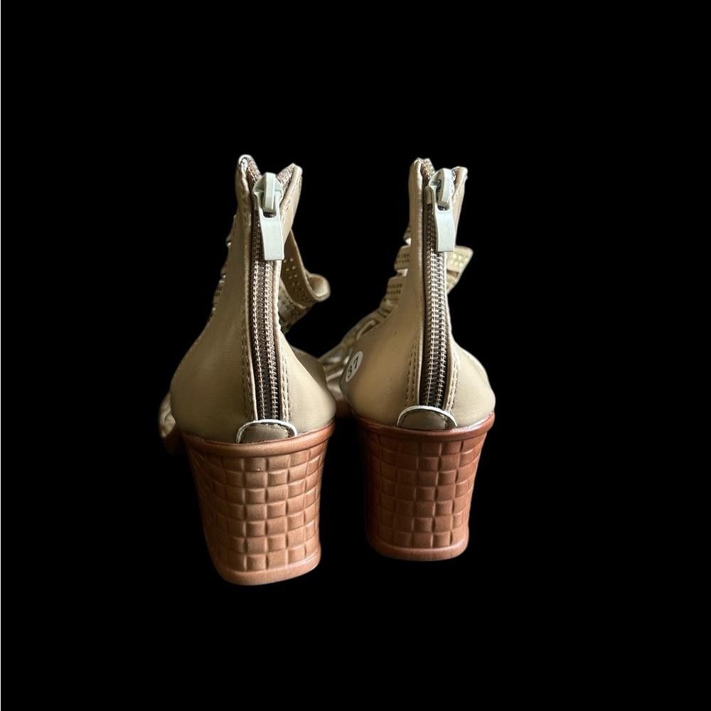 Designer BRANDNEW Beige embellished block heel sandals, size 37 Size US 7 / IT 37 - 5 Thumbnail