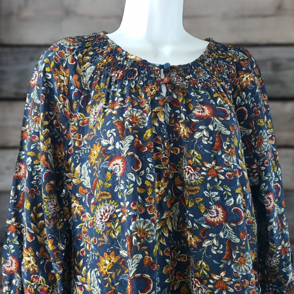 Vintage Christopher & Banks Womens Blouse PS Petite Floral Blue Rayon Blend 3/4 Sleeve Round Neck Shirt Womens Size S / US 4 / IT 40 - 1 Thumbnail