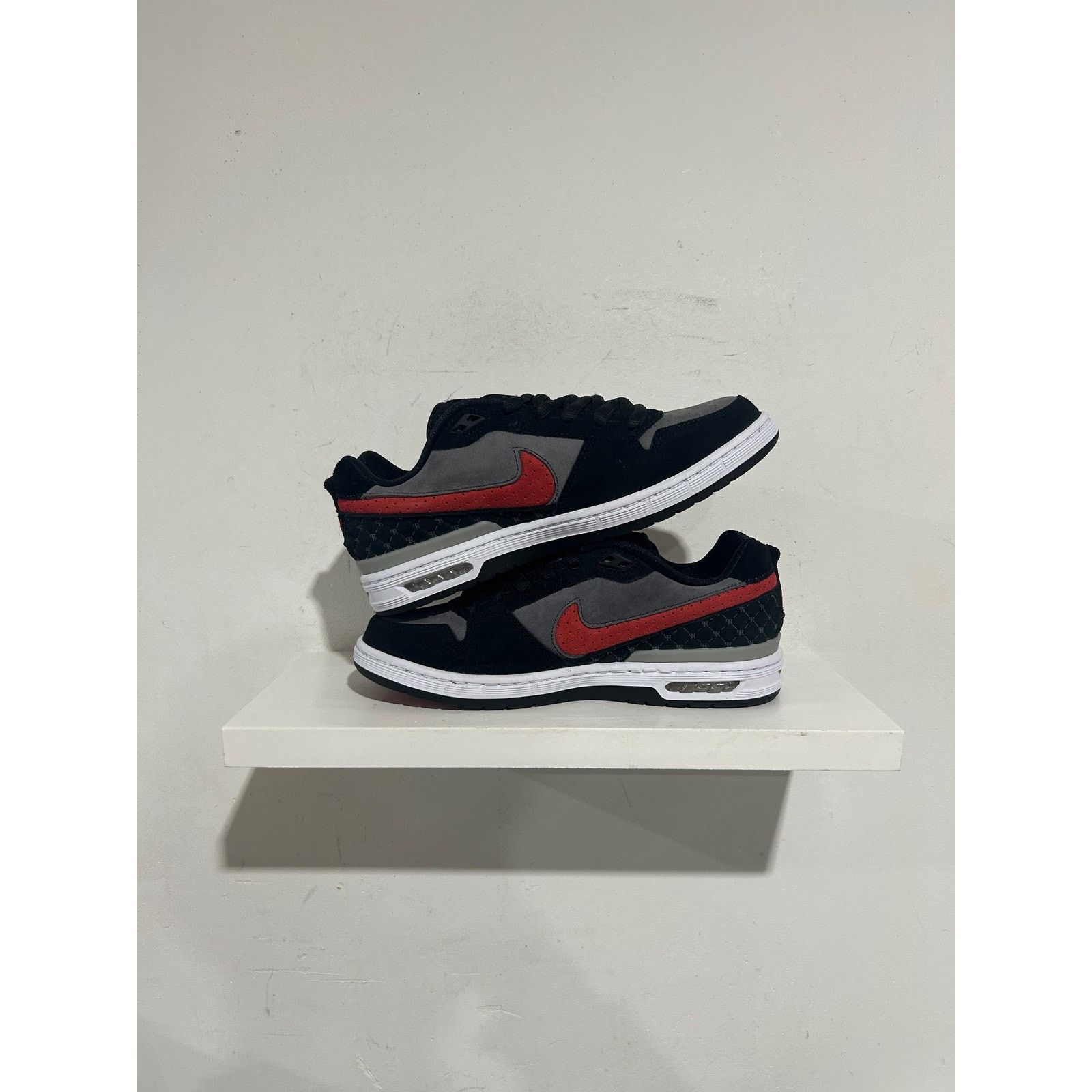 Nike NIKE SB ZOOM PAUL RODRIGUEZ 1 BRED SIZE 8.5 NEW Size US 8.5 / EU 41-42 - 2 Thumbnail