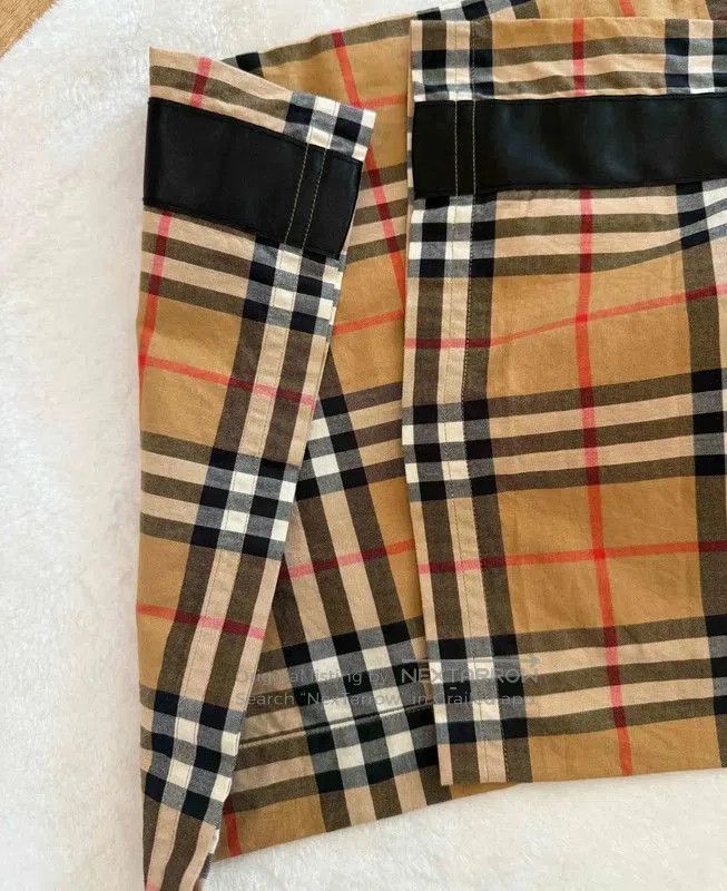 Burberry Burberry Khaki Check Pattern Casual Pants. Size 23" - 3 Thumbnail