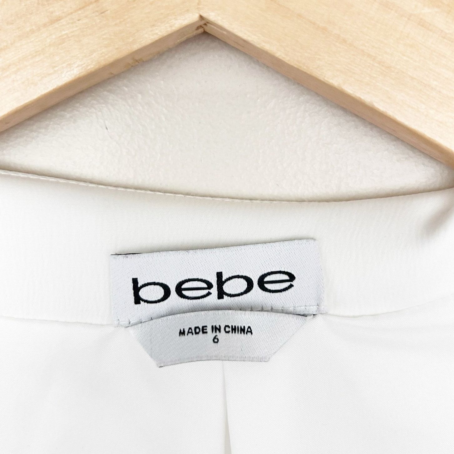 Bebe Bebe White Surplice Blouse Slit Arms Sz 6 Size M / US 6-8 / IT 42-44 - 2 Thumbnail