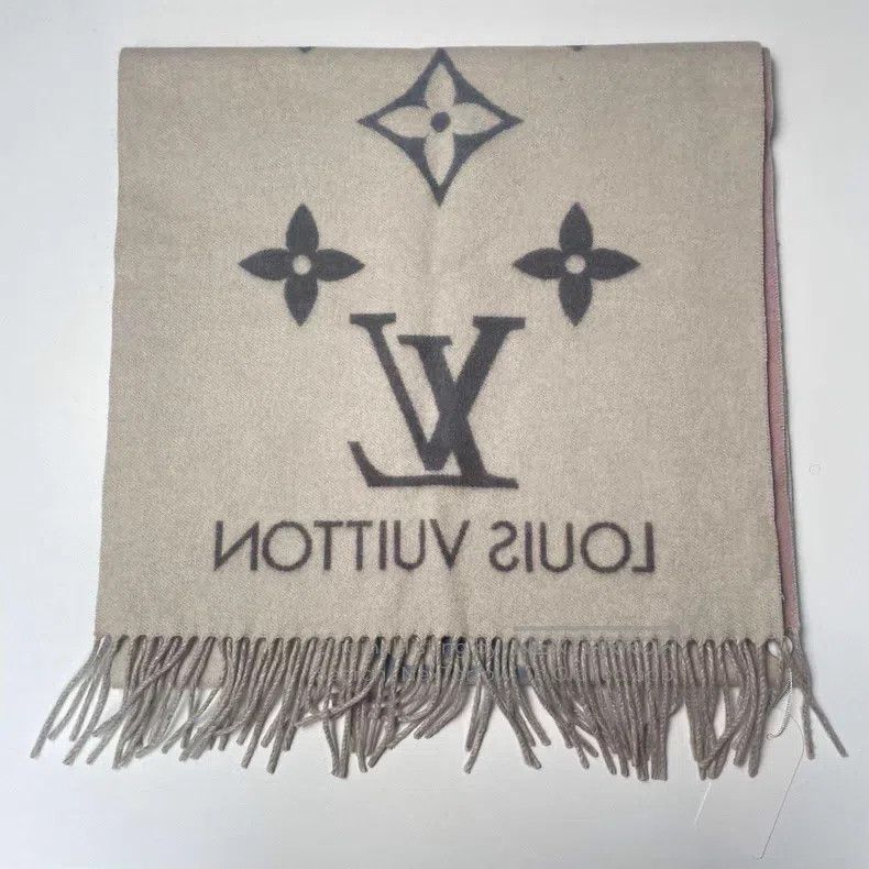 Louis Vuitton Louis Vuitton Pink and blue taupe printed cashmere double Size ONE SIZE - 5 Thumbnail