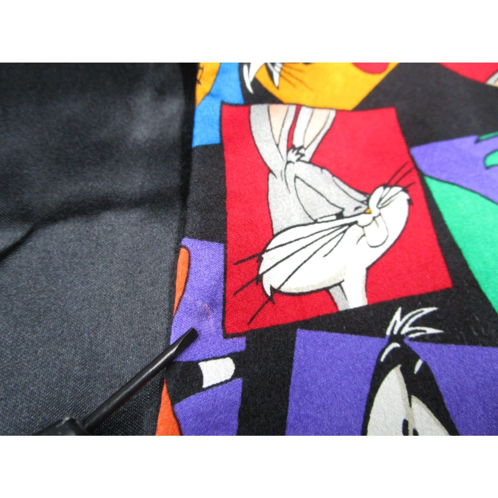 Vintage Vintage Looney Tunes Men's Large Black Silk Button-Up Vest Cartoon Bugs Bunny Tweety Bird Retro 80s 90s Size US L / EU 52-54 / 3 - 3 Thumbnail