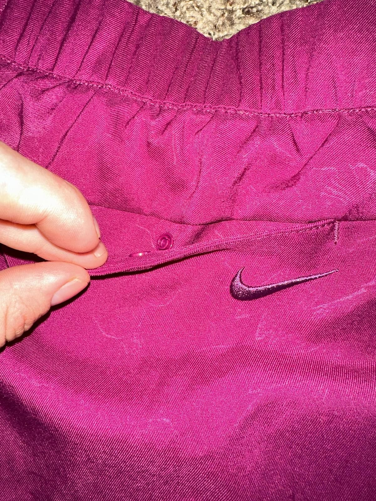 Nike Nike Golf Womens Dri Fit Floral Embossed Short Sanole Size 28" / US 6 / IT 42 - 6 Thumbnail