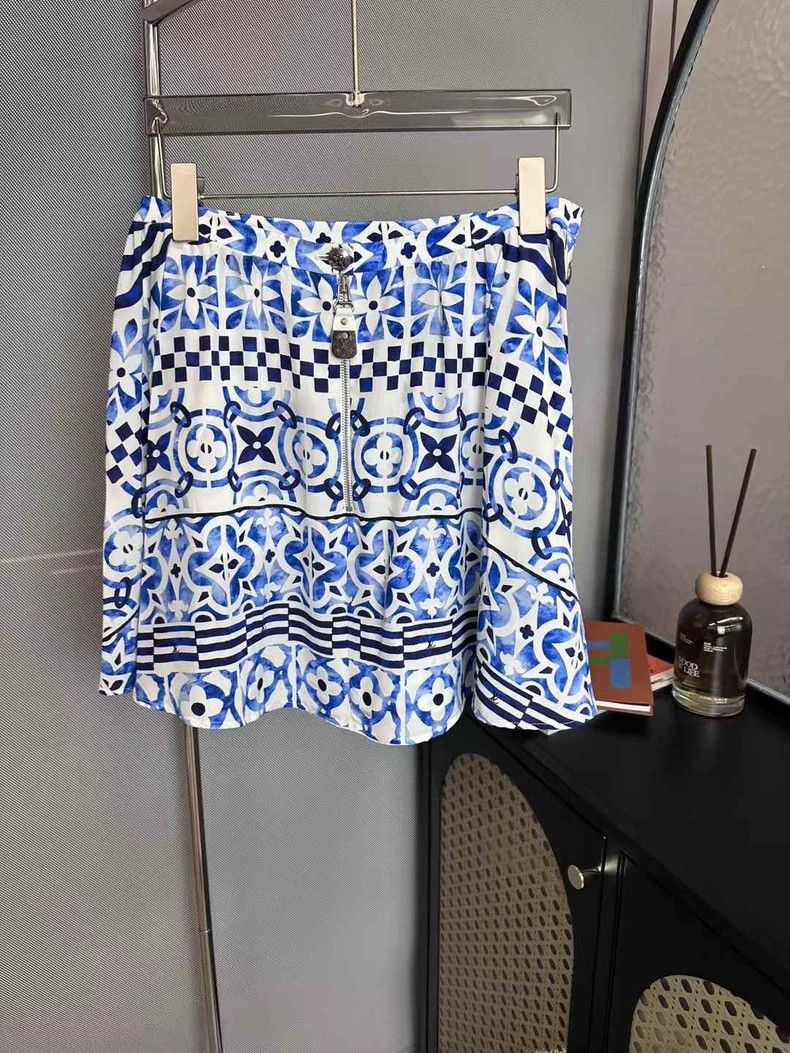 Louis Vuitton Louis Vuitton New White and Blue Ocean Silk Pleated Skirt Size 35" - 1 Thumbnail