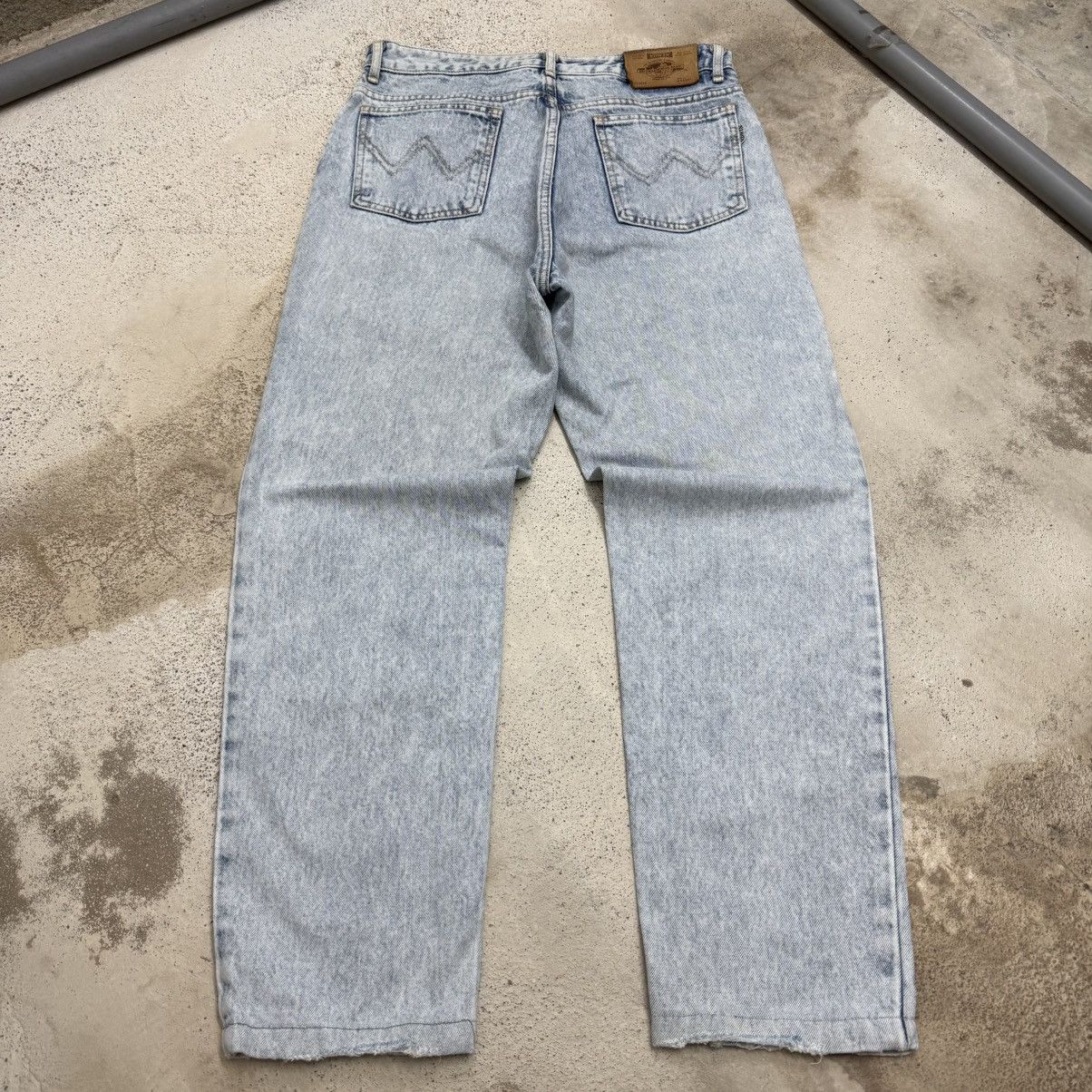 Edwin Vintage Edwin Low Rise Distressed Lightwash Denim Size US 31 - 2 Thumbnail