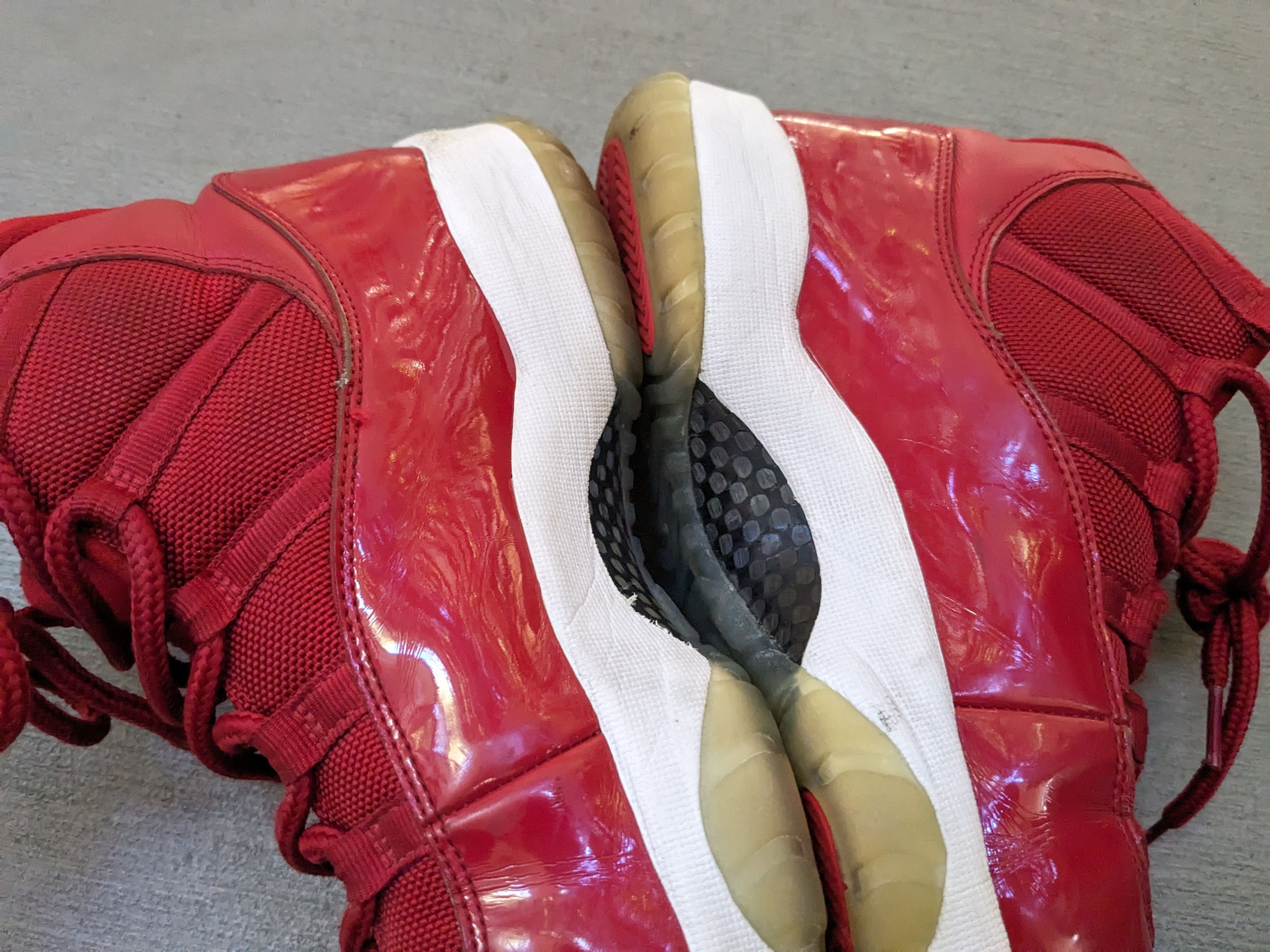 Jordan Brand Nike Air Jordan 11 Retro Win Like 96 Size 11 Red White Size US 11 / EU 44 - 12 Thumbnail